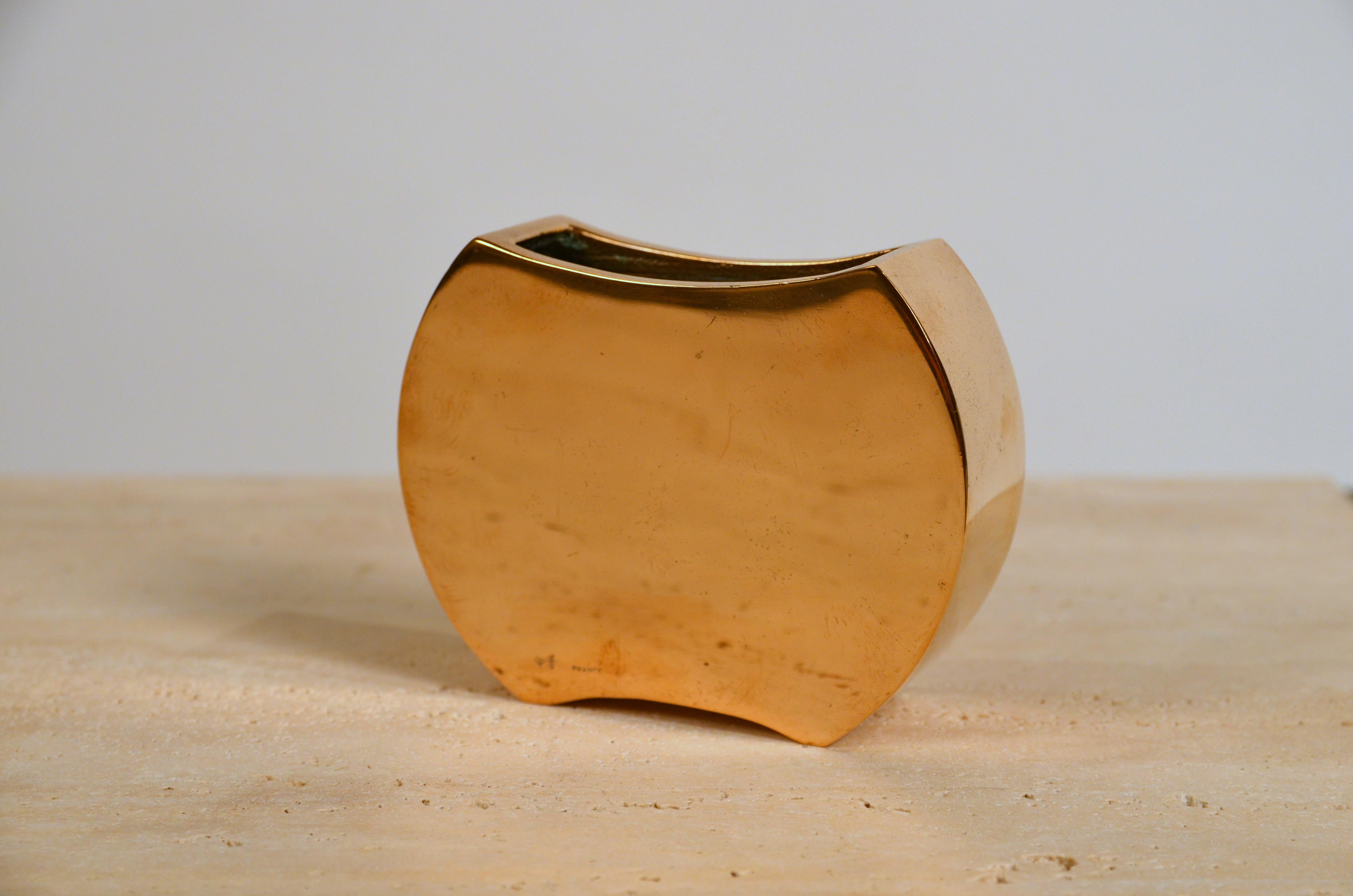 Francese Vaso piccolo in bronzo lucido di Monique Gerber in vendita