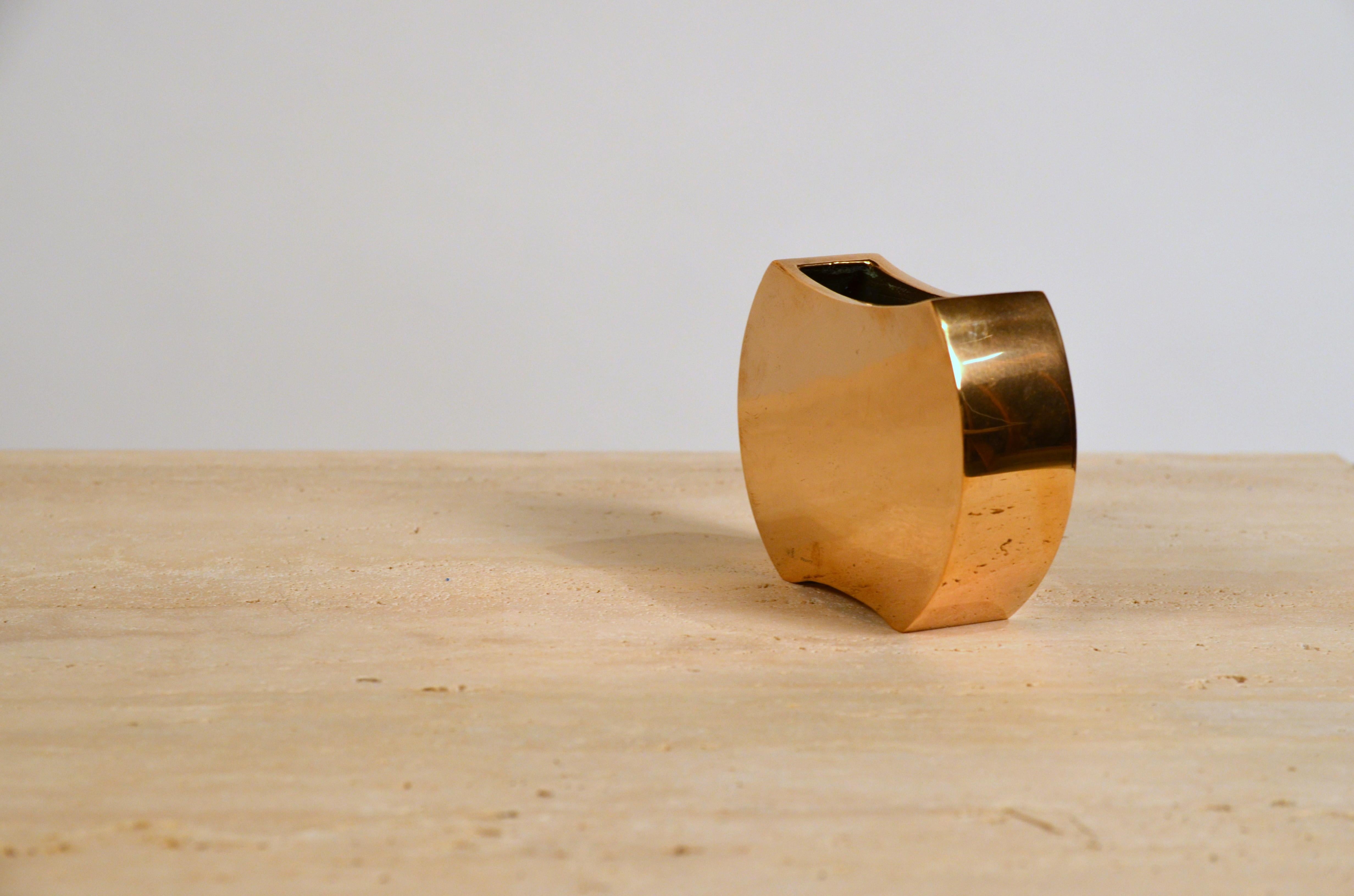 Vaso piccolo in bronzo lucido di Monique Gerber In condizioni ottime in vendita a Los Angeles, CA
