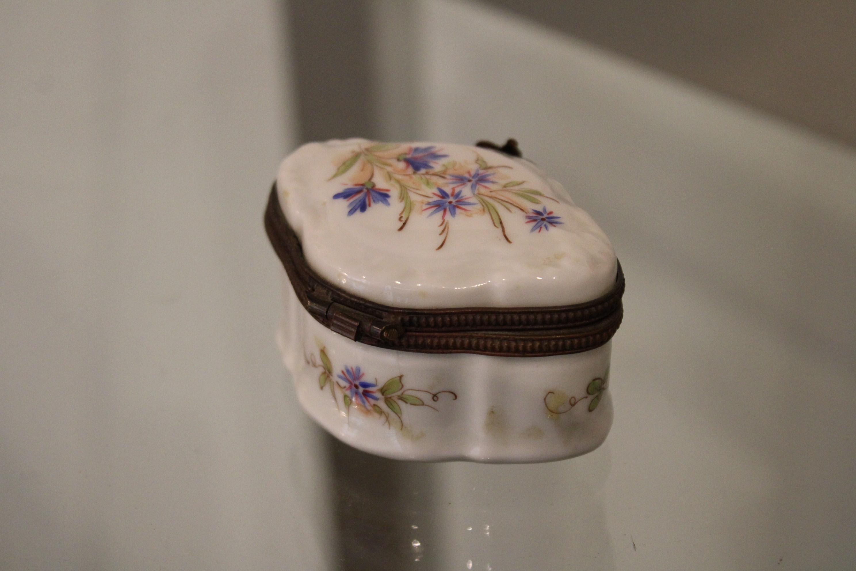 Small Porcelain Box For Sale 1