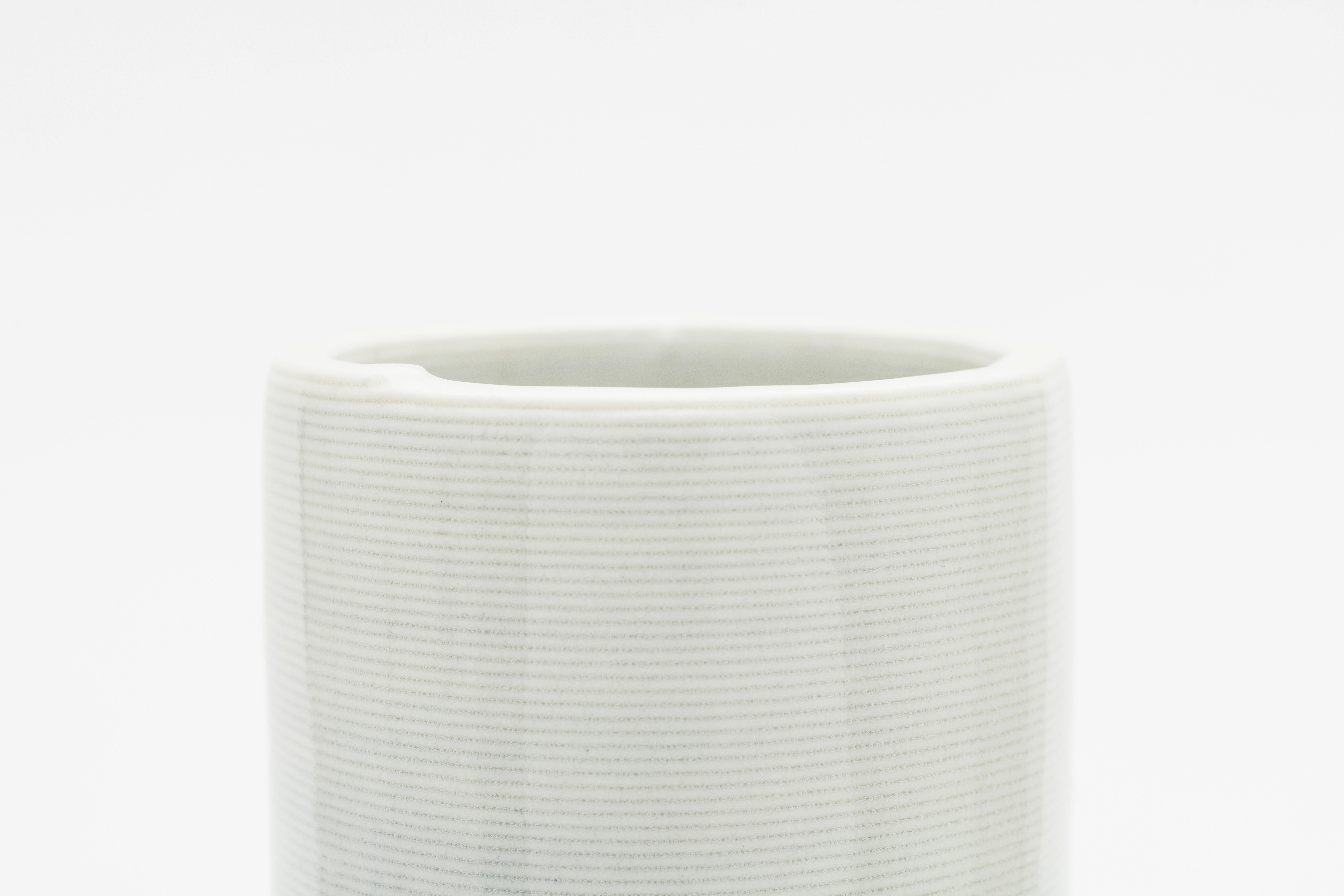 Small Porcelain Gradient Vase by Philipp Aduatz For Sale 3