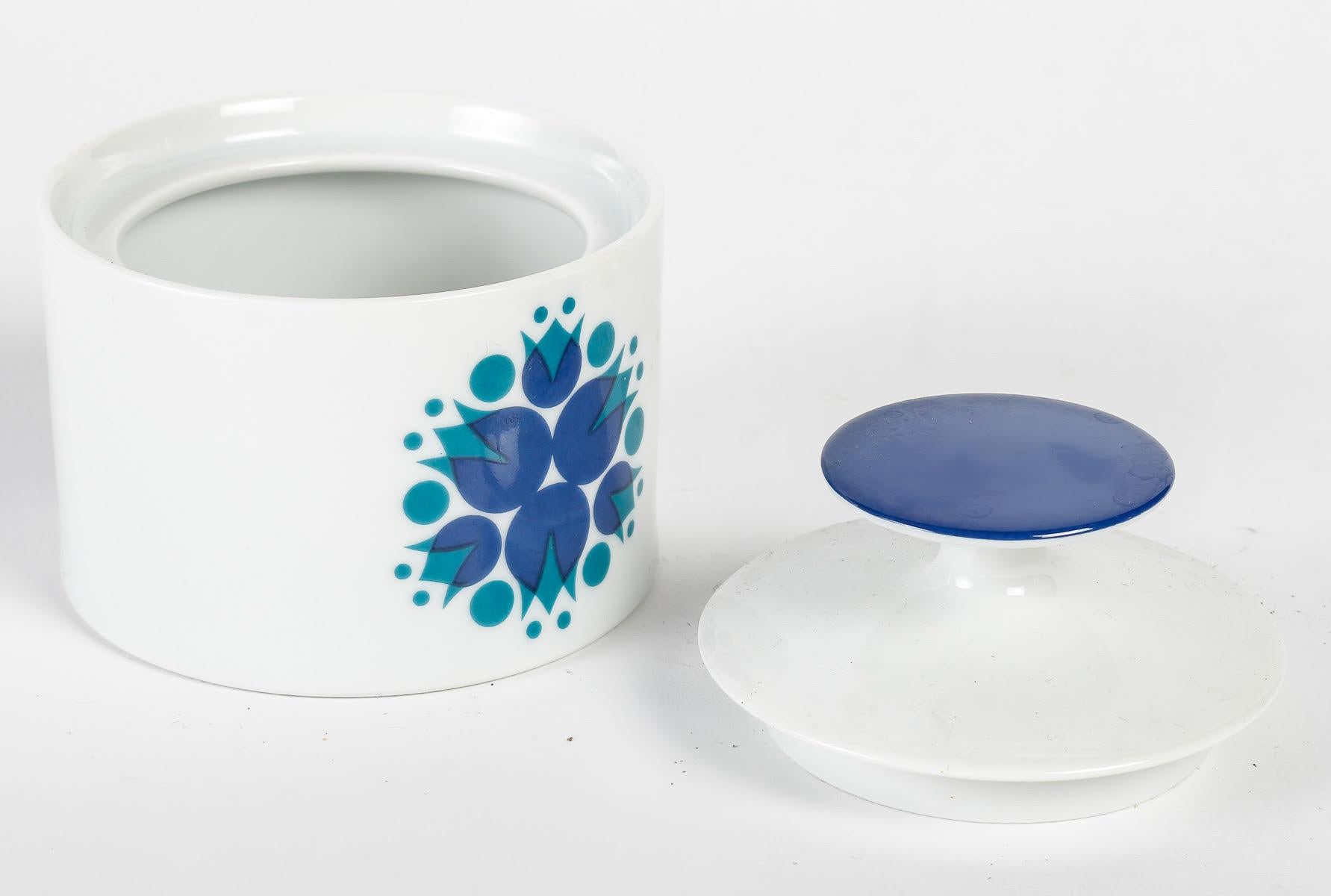 Modern Small Porcelain Pot, Design Vintage 1960. For Sale