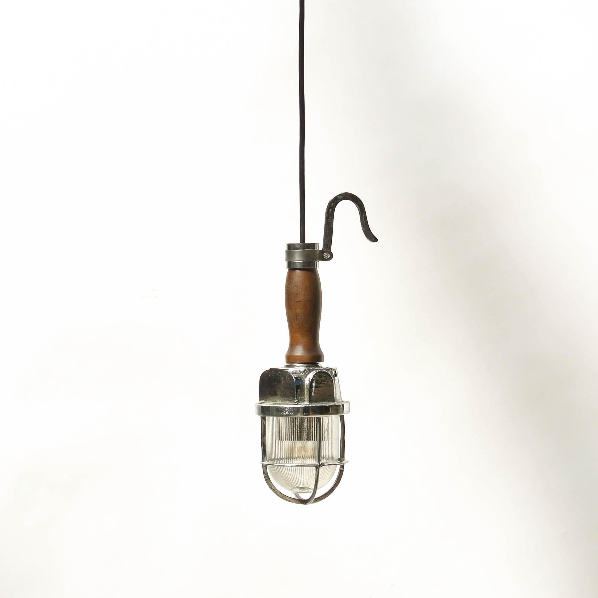 Small Portable Lamp with Corrugated Glass, circa 1950-1959 In Good Condition In Saint Ouen, FR