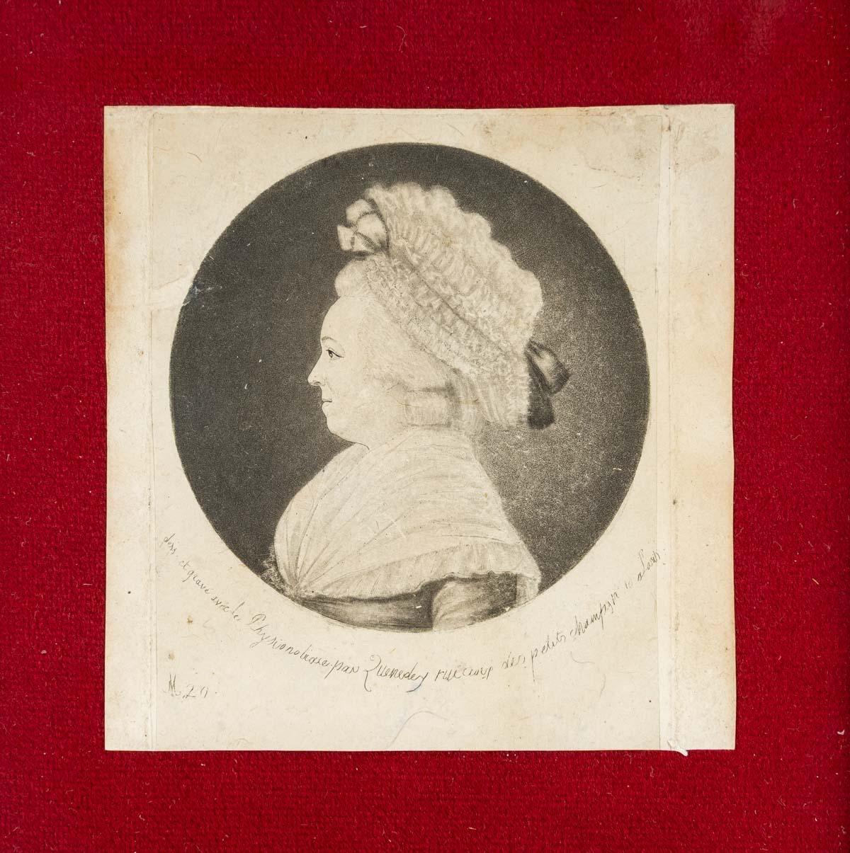 Small Portrait of Madame de Fougeroux de Bondaroy In Good Condition For Sale In Saint-Ouen, FR