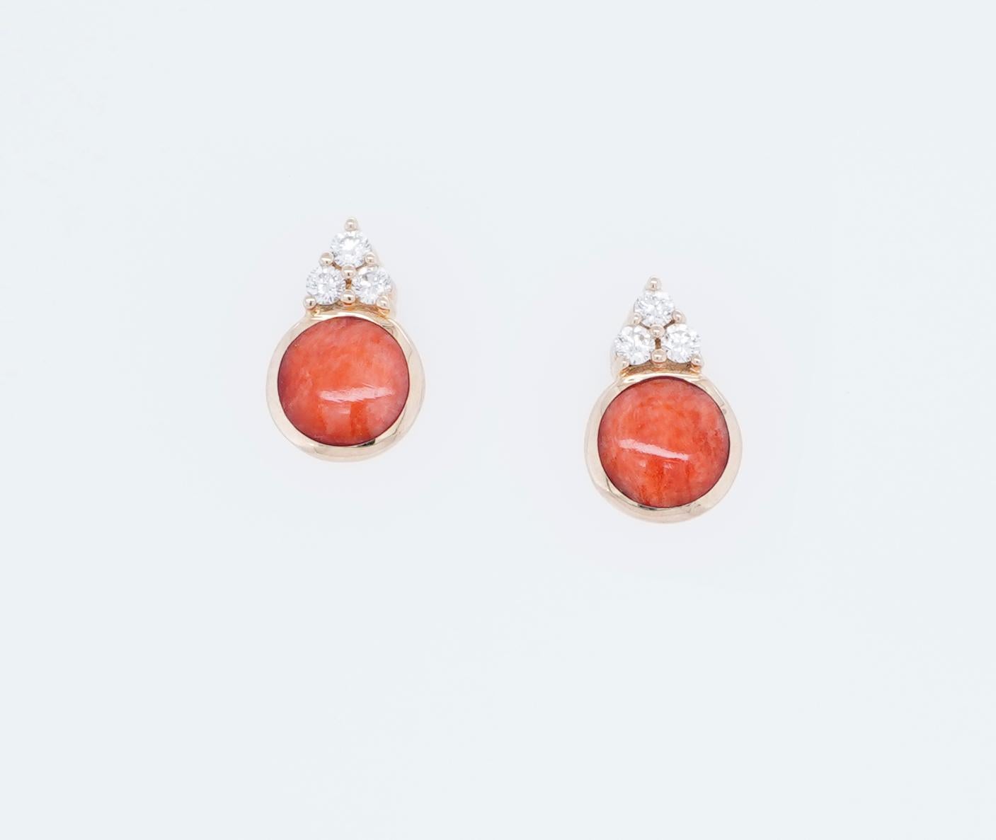 Small Post Earrings with Red Spiny Oyster and Diamond Detail, 14kt Gold In New Condition For Sale In Bozeman, MT