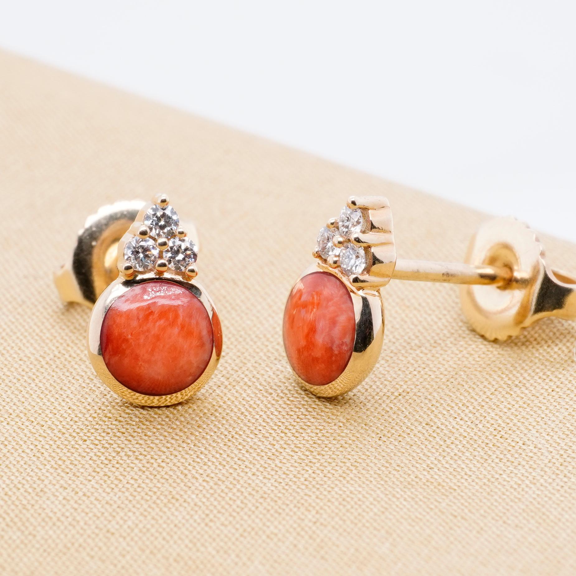 Women's or Men's Small Post Earrings with Red Spiny Oyster and Diamond Detail, 14kt Gold For Sale