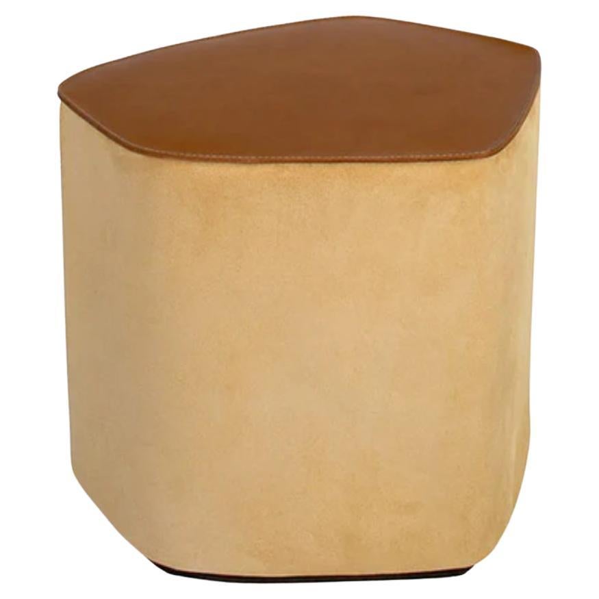 Petit pouf en cuir végétal, daim et contreplaqué de peuplier par Oscar Maschera