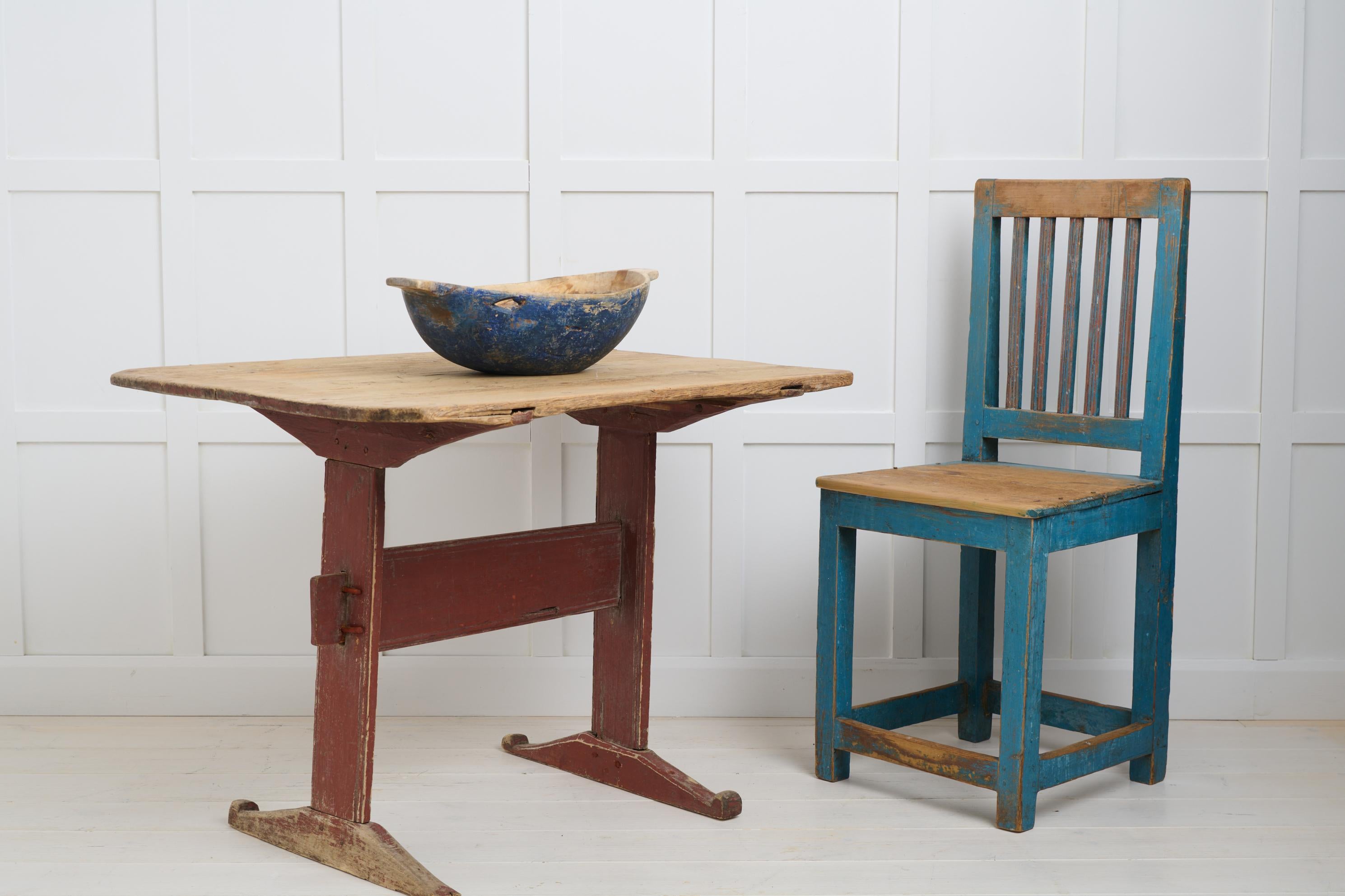 Artisanat Petite table d'art populaire primitif de Suède du nord, fin des années 1700 en pin massif en vente