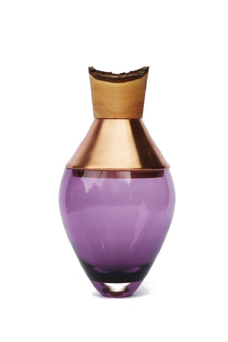 Allemand Petit vase d'Inde I en patine violette et cuivre, Pia Wüstenberg en vente