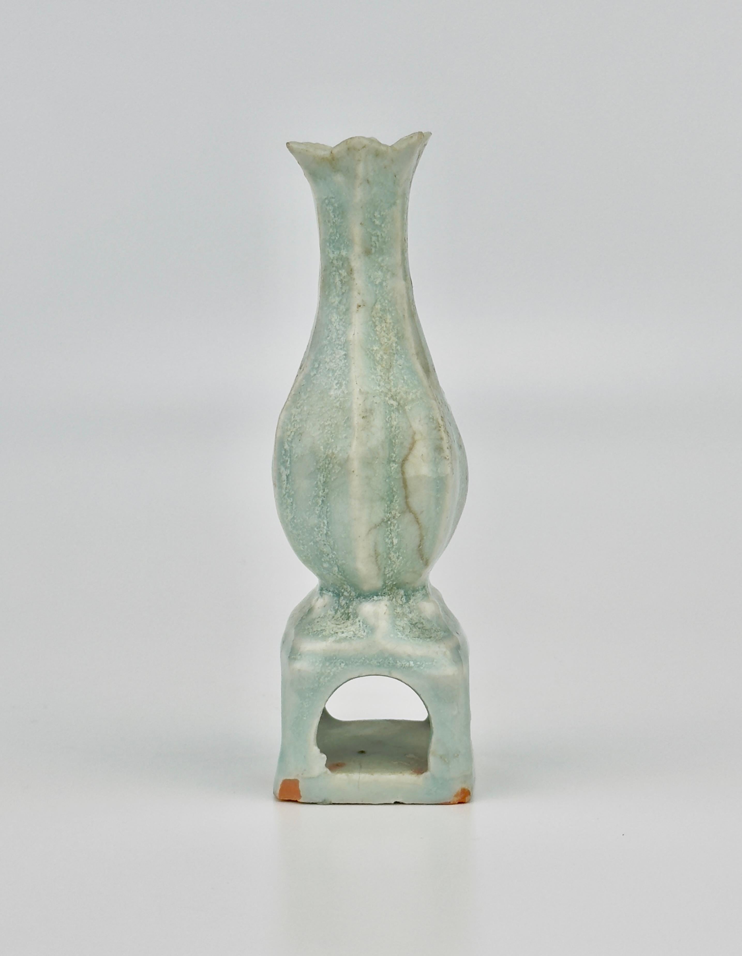 Glazed Small Qingbai Pear-Shaped Vase, Song-Yuan Dynasty(13-14th century) For Sale