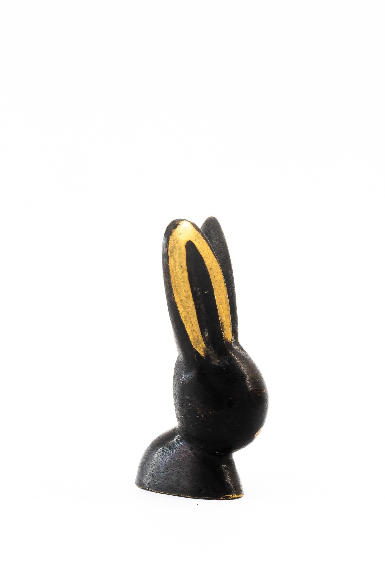 Small rabbit figurine  by walter bosse vienna around 1950s
Original condition