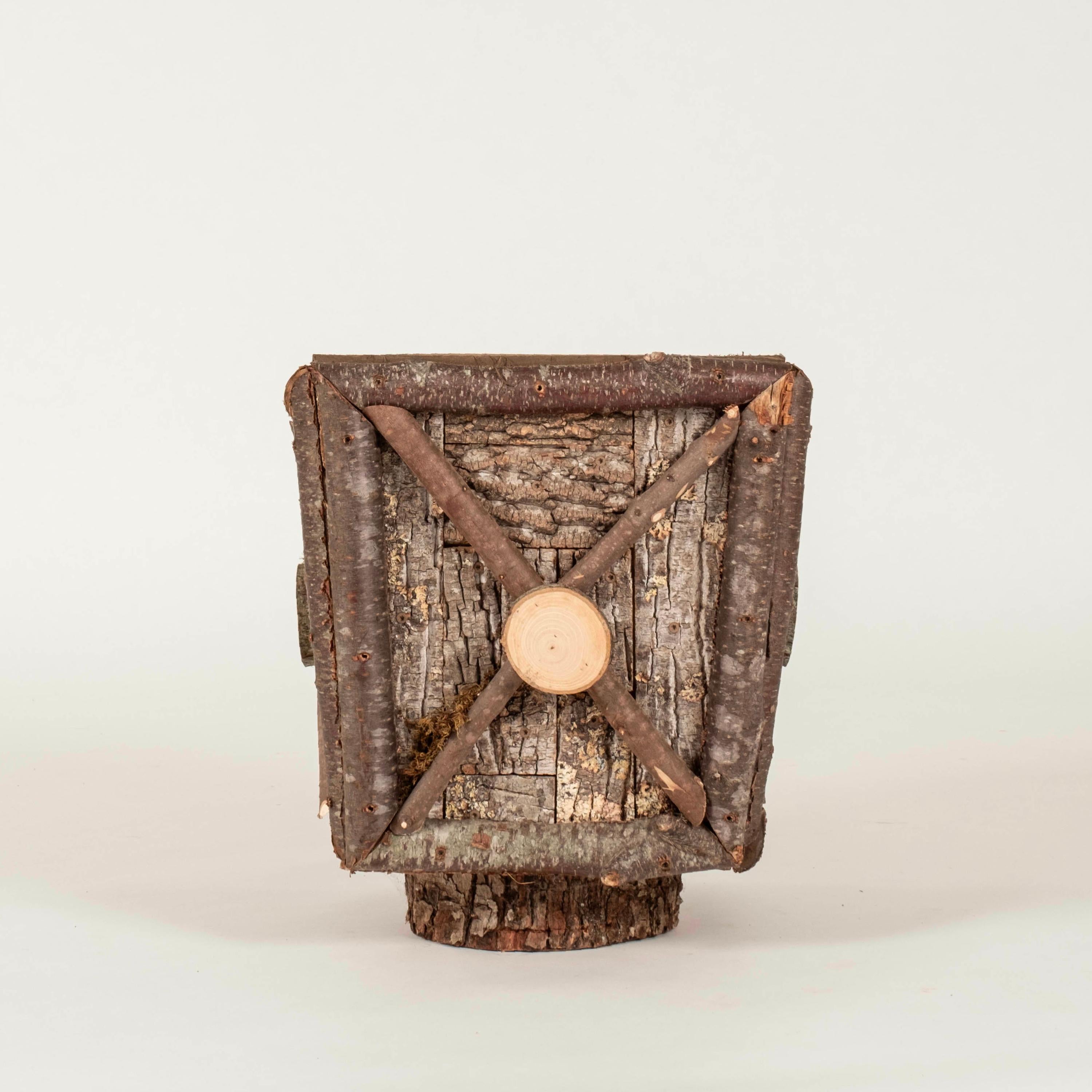 Small Raleigh Adams Artisanal Trophy Woodlands Planter Vase In Good Condition For Sale In Houston, TX