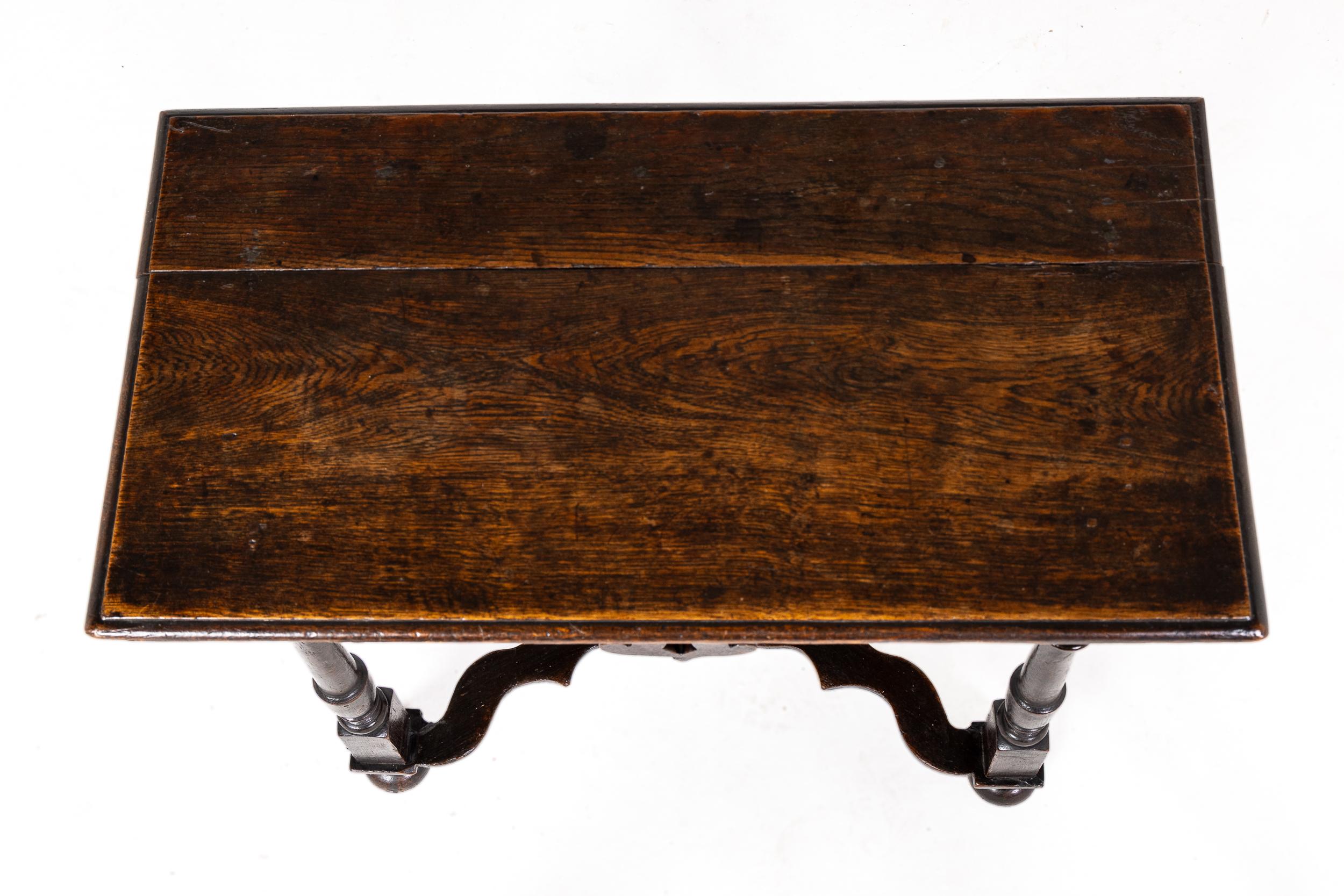 Small, Rare 17th Century English Oak Occasional Table For Sale 3