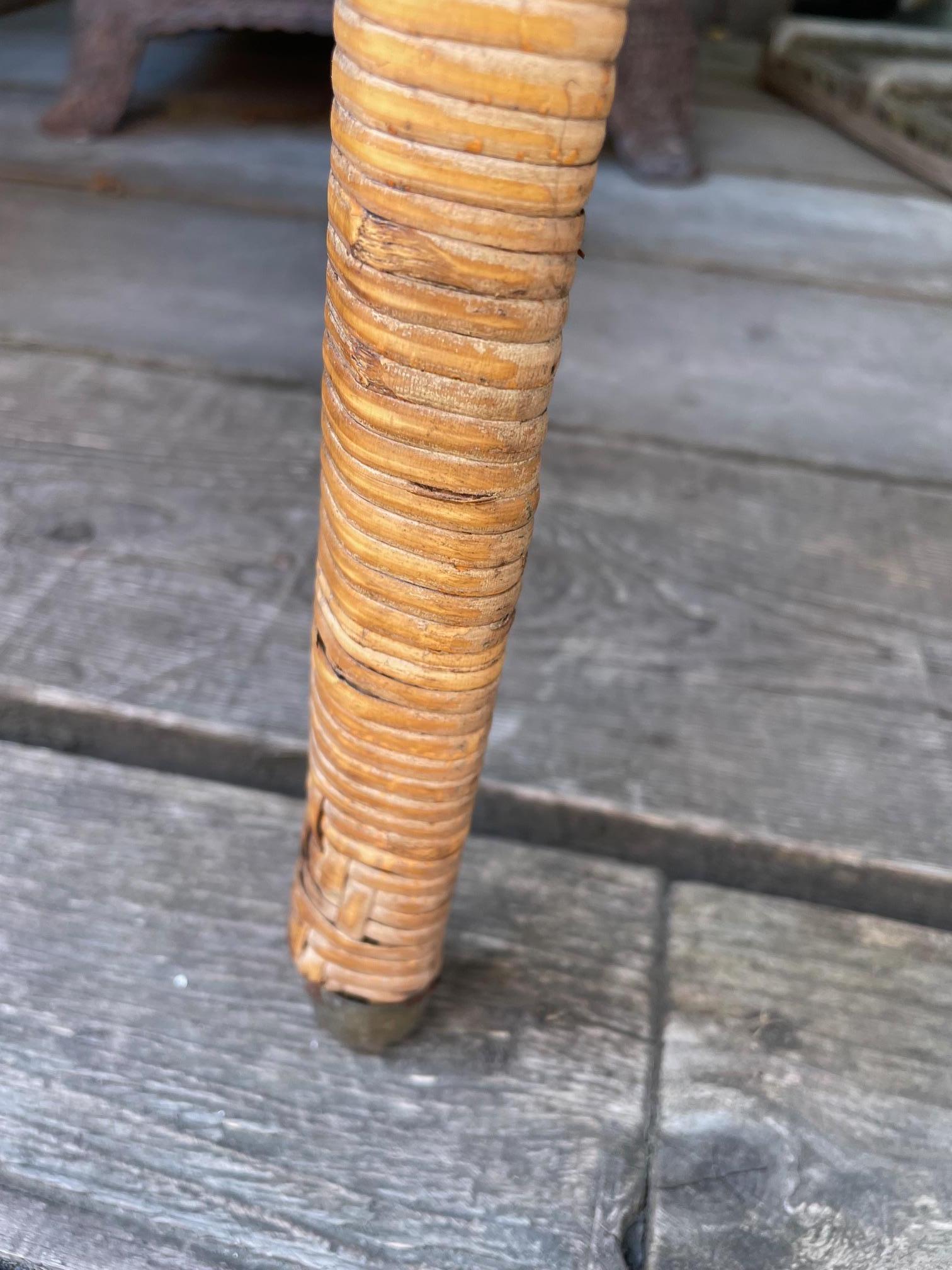 French Small rattan table For Sale