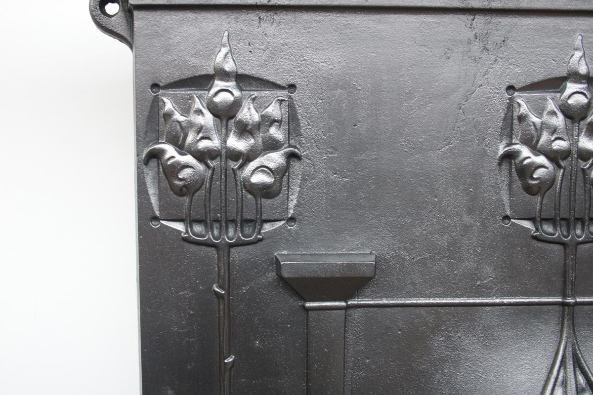 Small Reclaimed Edwardian Art Nouveau Cast Iron Combination Grate In Good Condition In Manchester, GB
