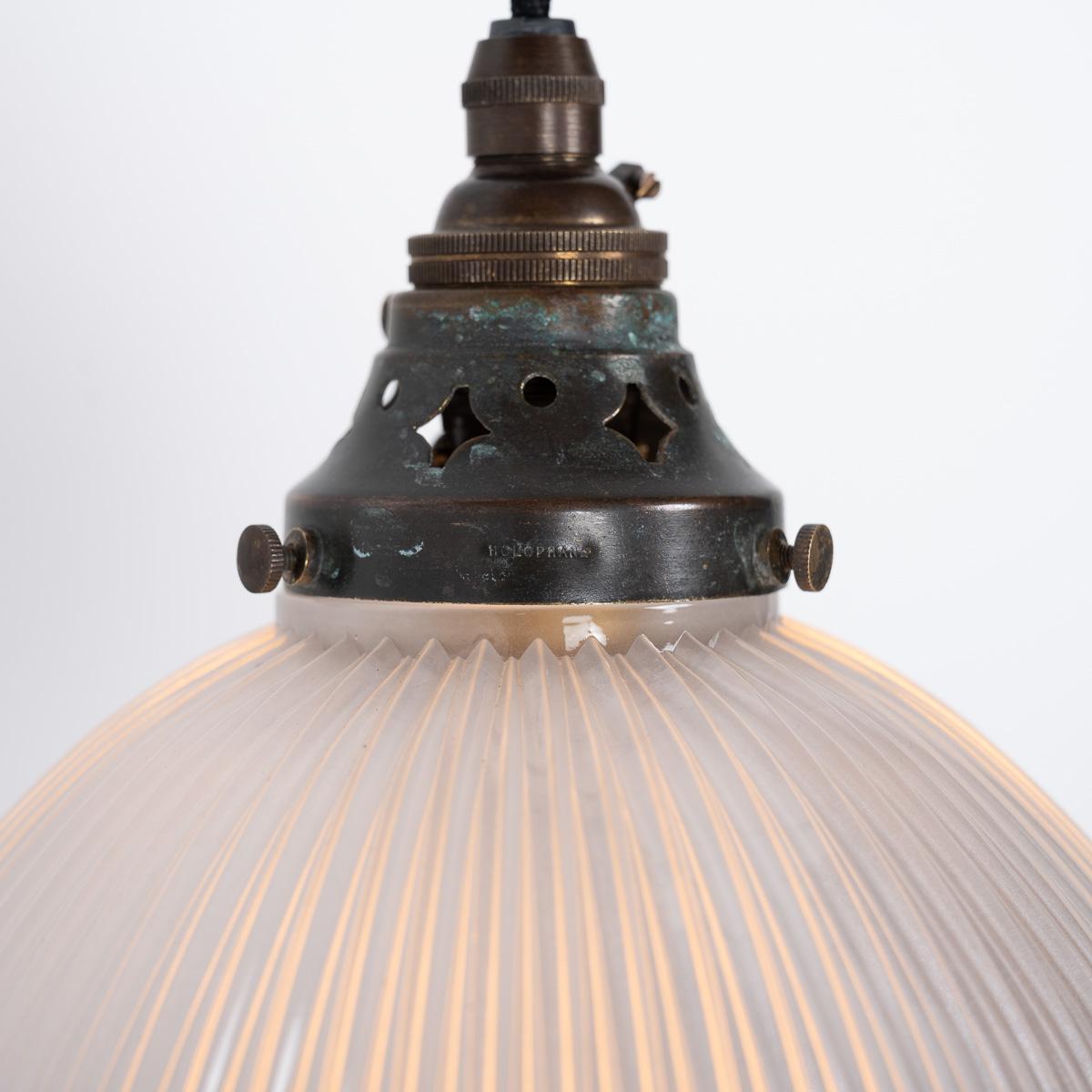 Piccola lampada a sospensione in due parti in Holophane riciclato in vendita 4
