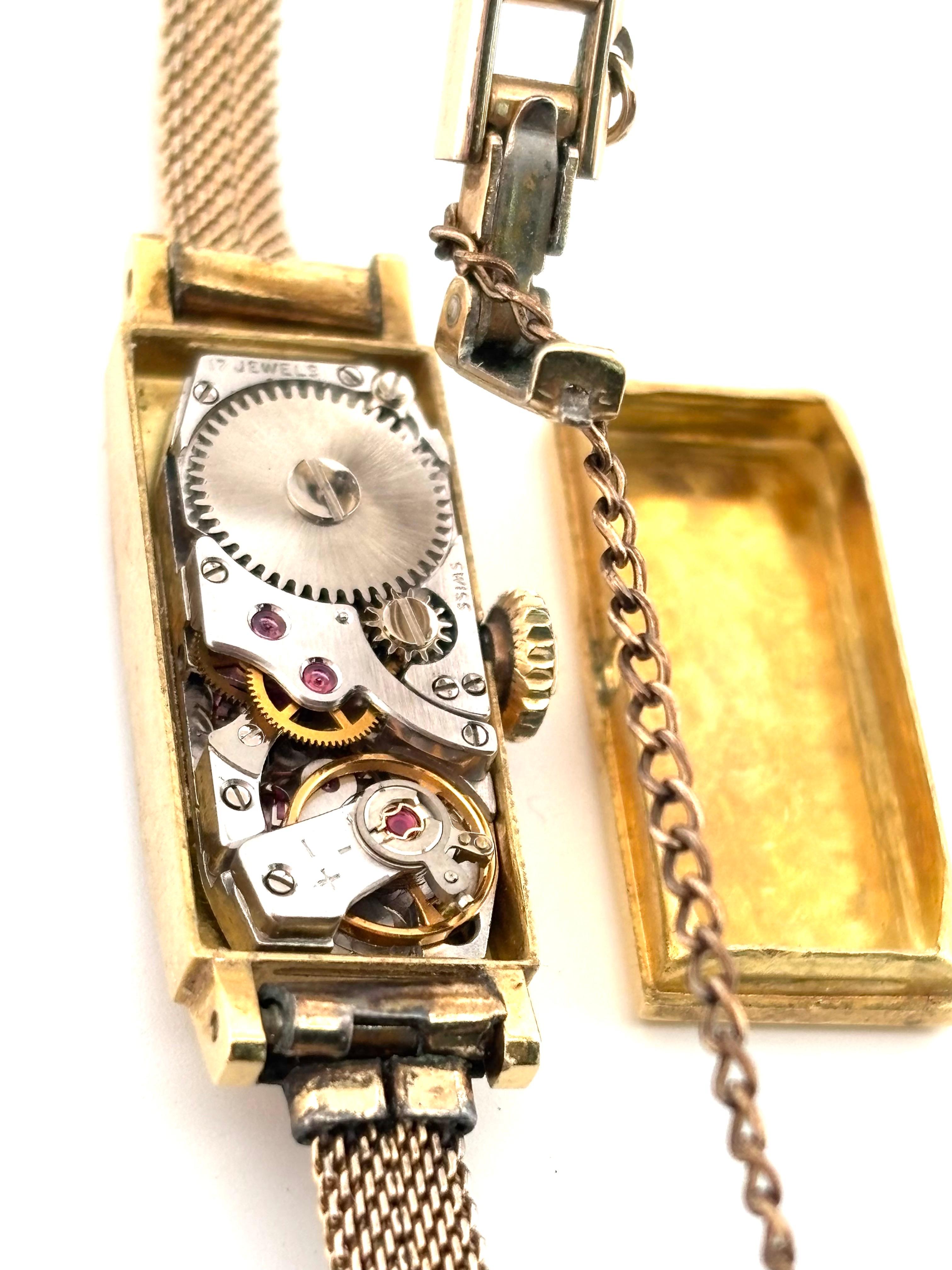 Petite montre rectangulaire en or jaune 18K pour dames Bucherer Automatic Swiss Watch en vente 2