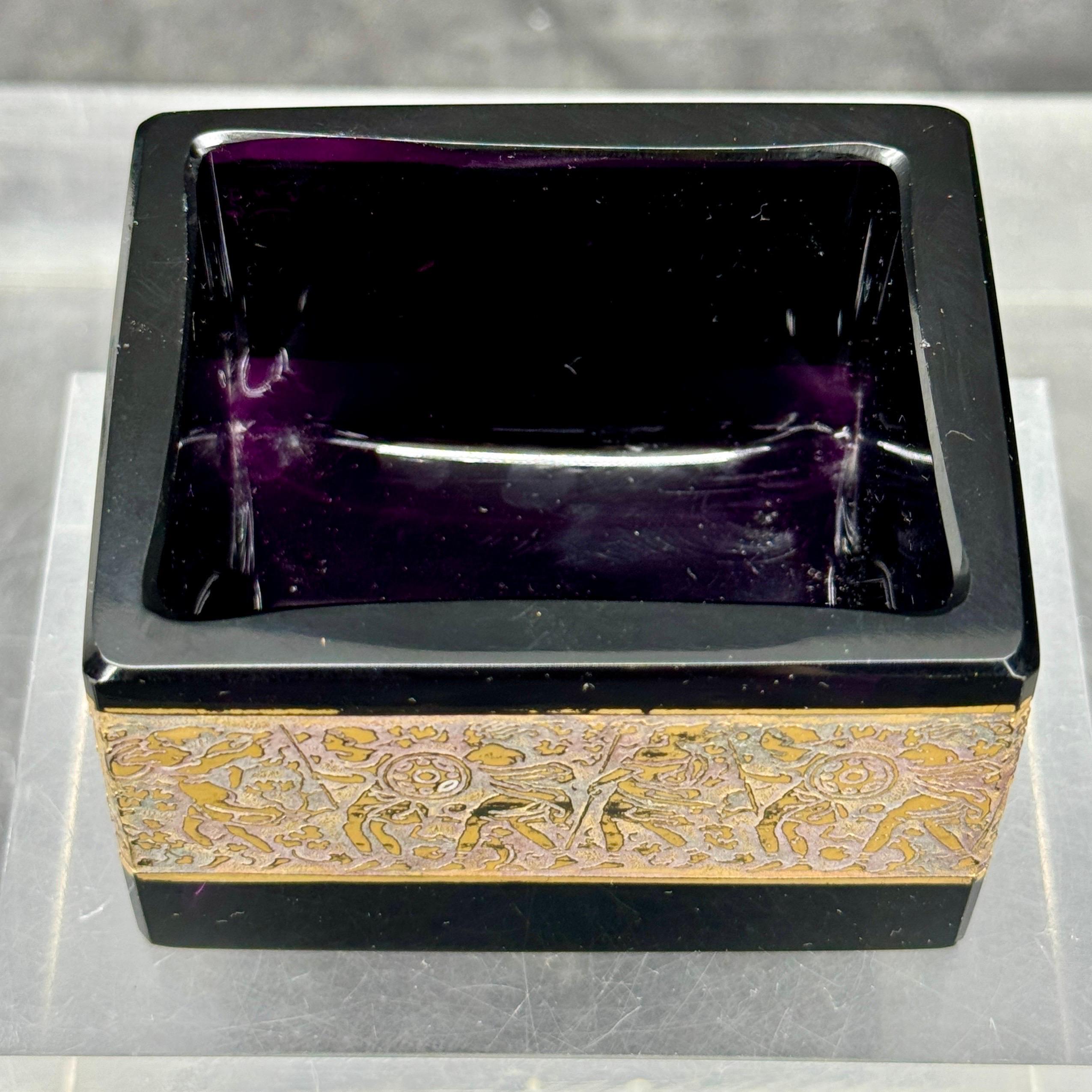 Charming vintage Bohemian signed glass box from Moser Karlsbad. A versatile piece that could be used functionally as a decorative item as well as to hold jewelry. Would certainly make a wonderful piece to add to a collection from this well known