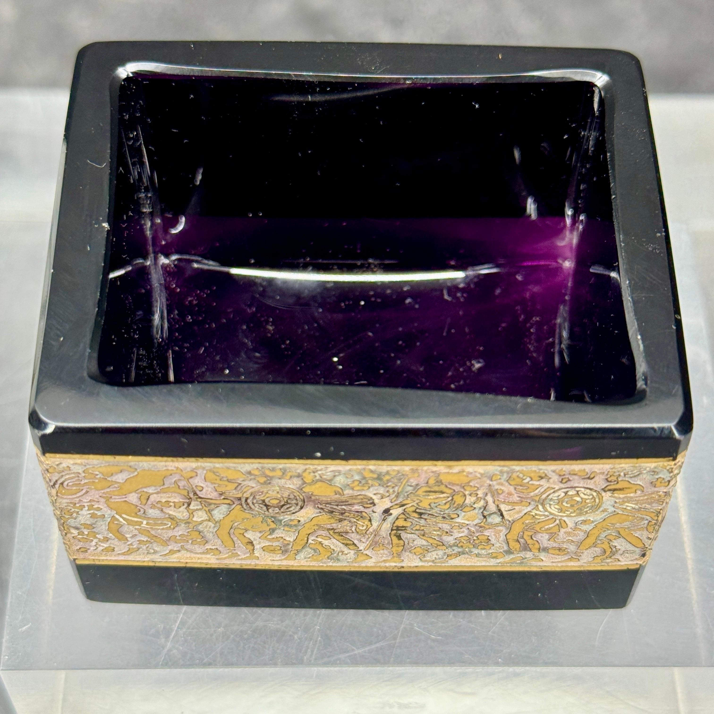 Small Rectangular Amethyst Glass Moser Karlsbad Jewelry Box, signed In Good Condition For Sale In Haddonfield, NJ
