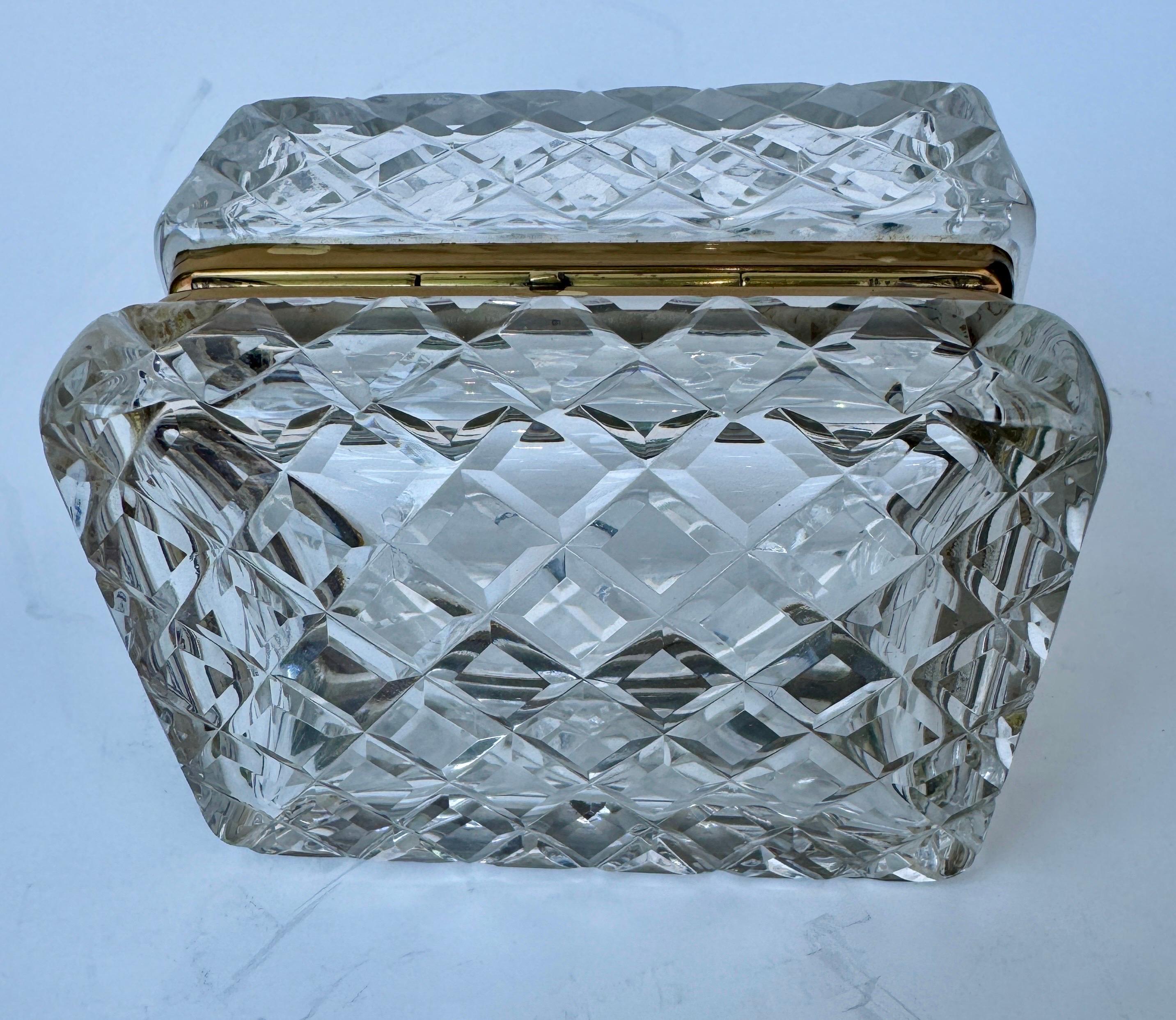 Petite boîte à Candis ou à bijoux en verre taillé rectangulaire en vente 3