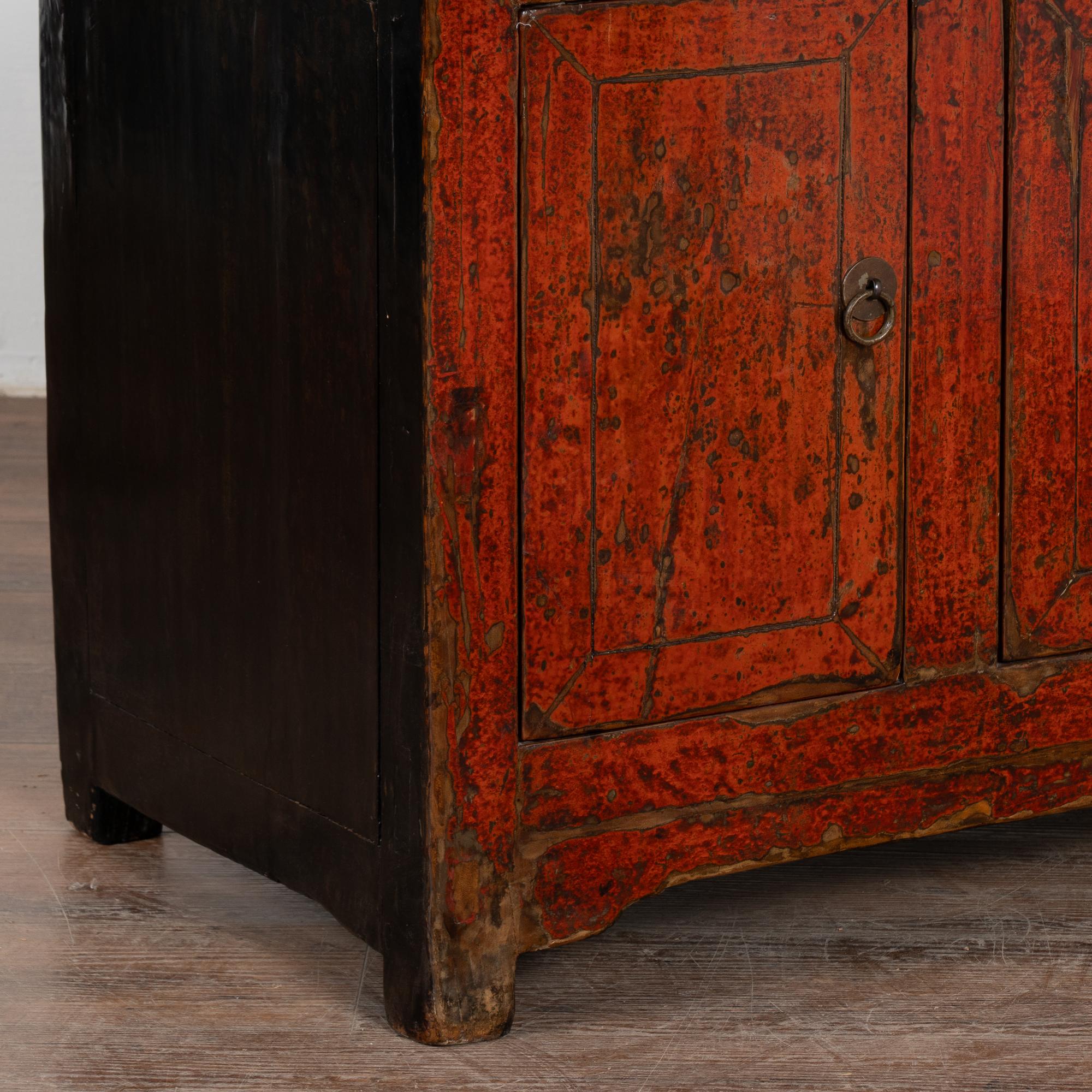 Small Red Chinese Console Sideboard, circa 1880 For Sale 4