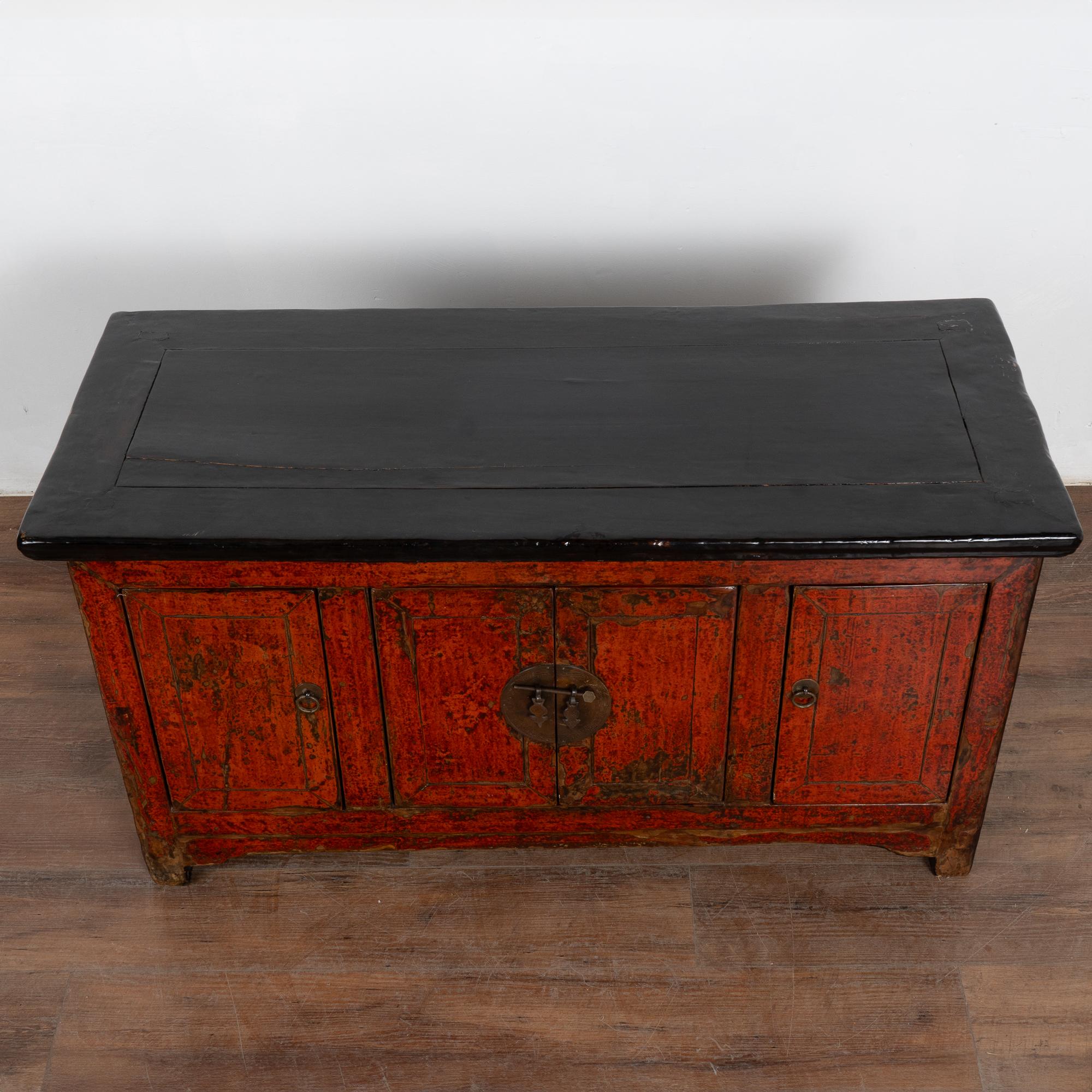 19th Century Small Red Chinese Console Sideboard, circa 1880 For Sale