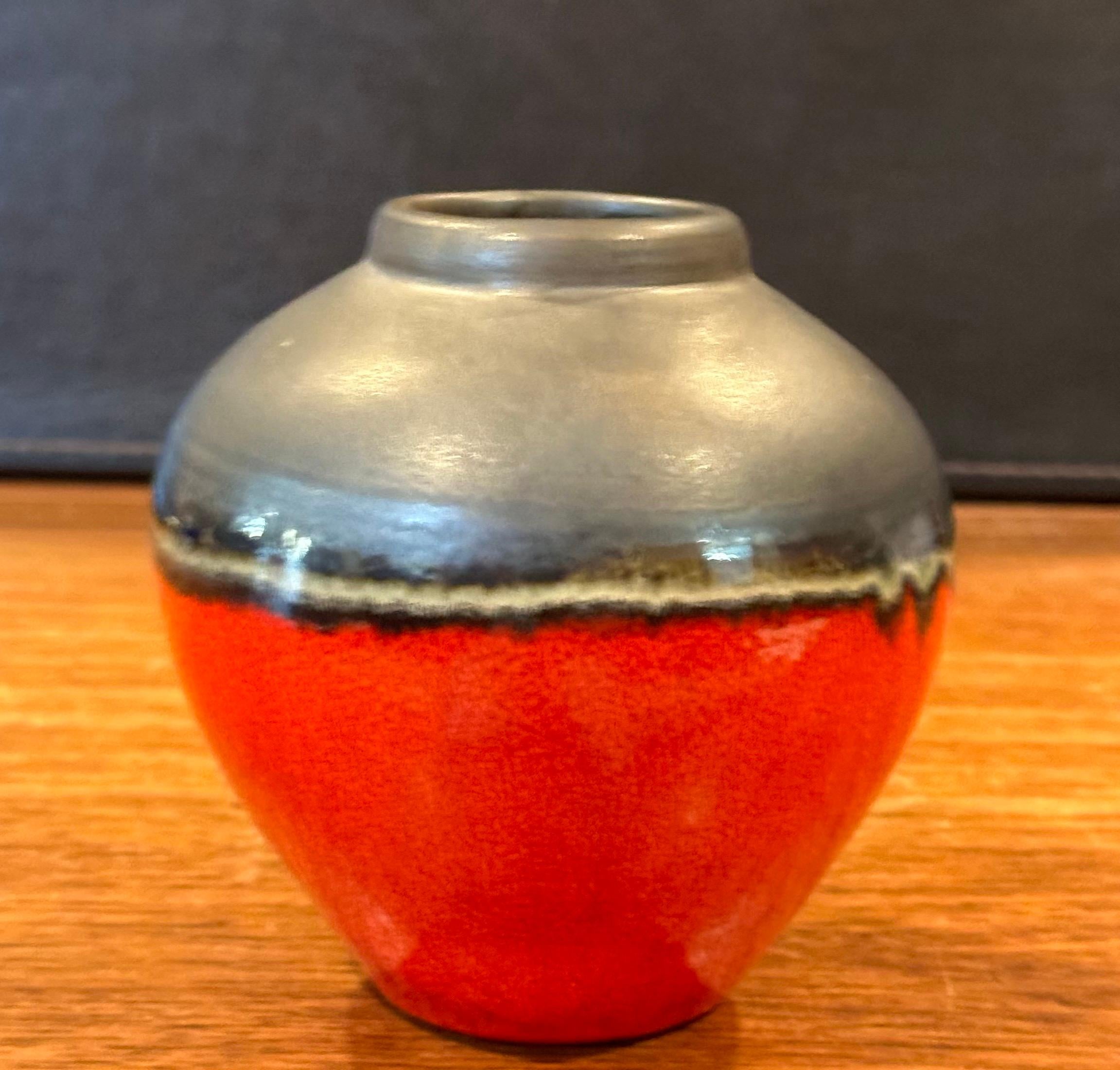Pottery Small Red Lava Glazed Vase For Sale