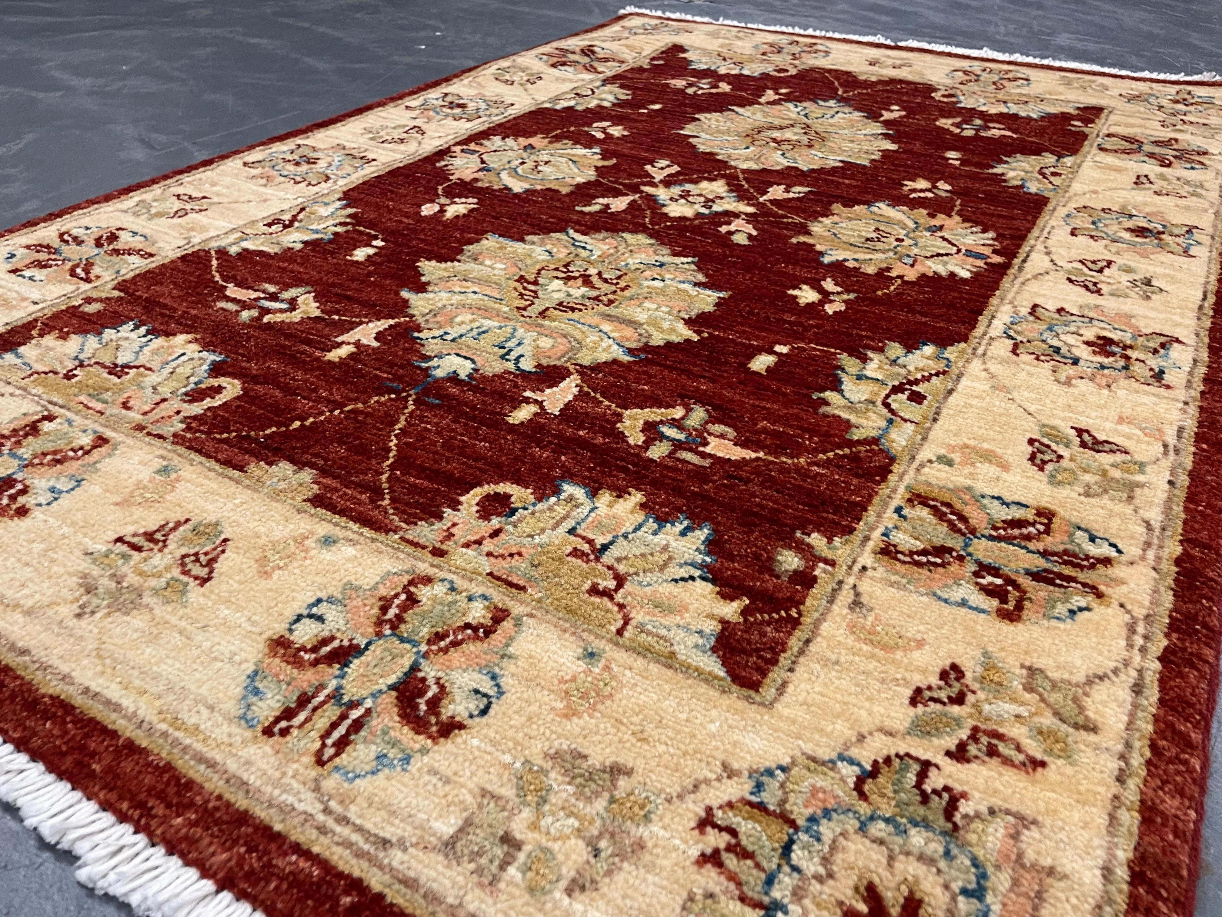 Kleiner roter Wollteppich, handgefertigter floraler Orientteppich 121x77cm Schlafzimmer Dekoration (Handgewebt) im Angebot