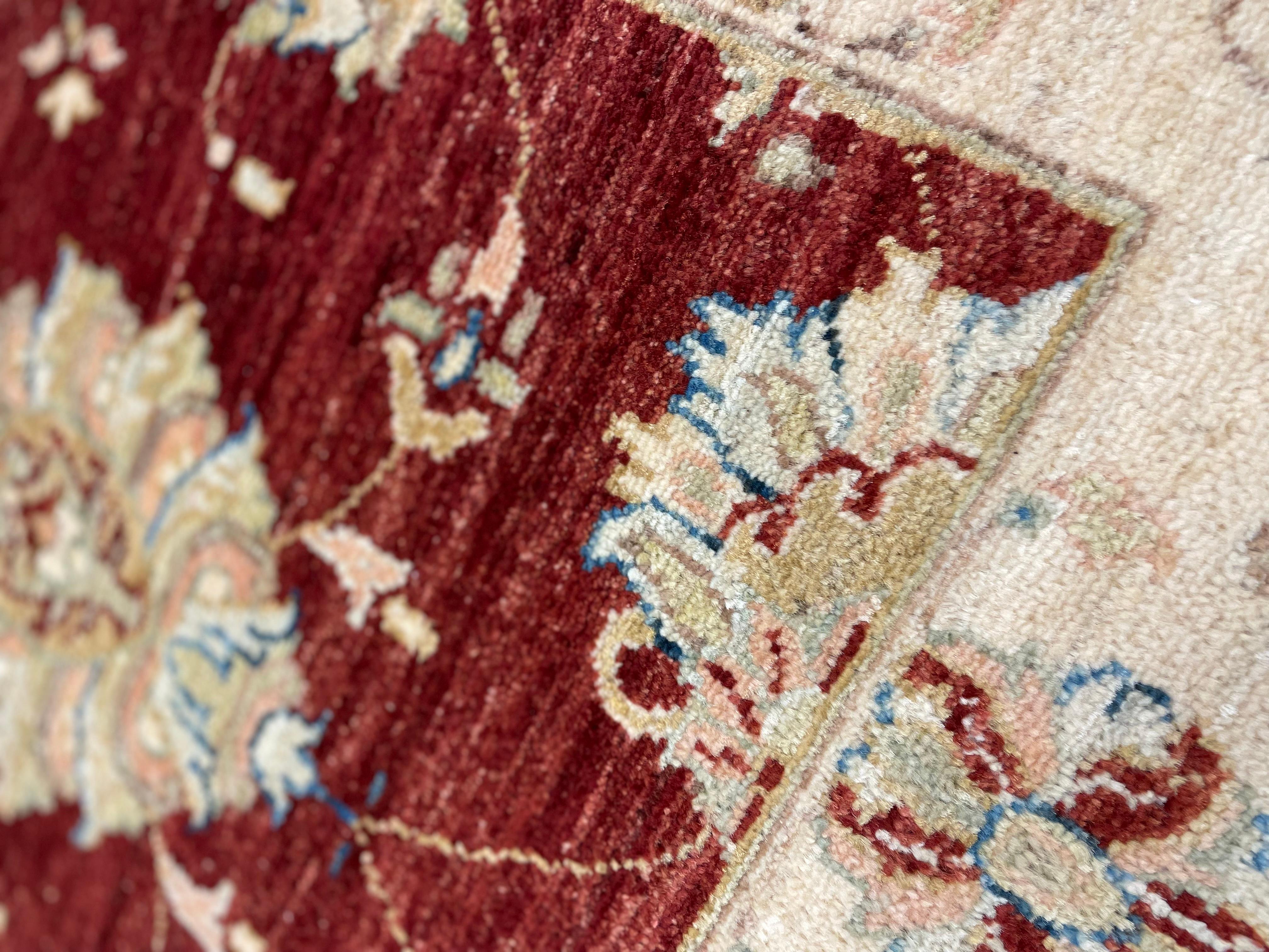 Kleiner roter Wollteppich, handgefertigter floraler Orientteppich 121x77cm Schlafzimmer Dekoration im Zustand „Hervorragend“ im Angebot in Wembley, GB