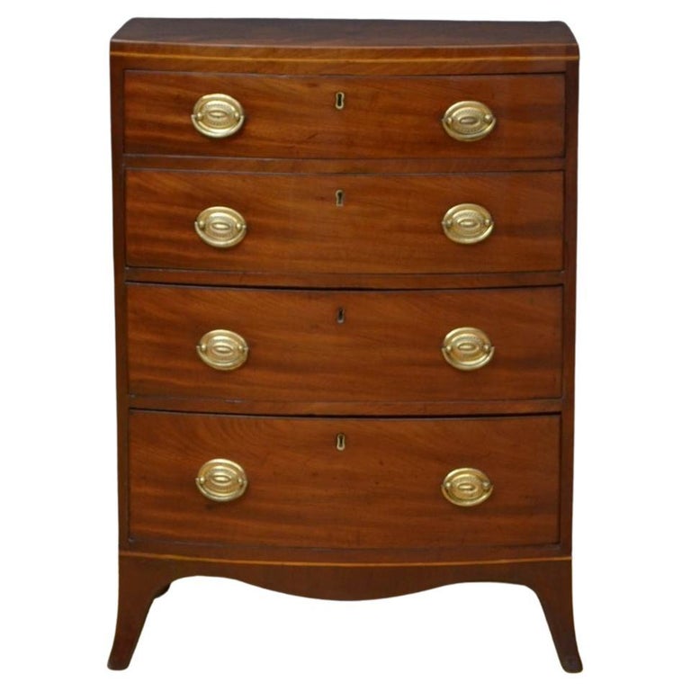 Small Regency Chest of Drawers For Sale at 1stDibs