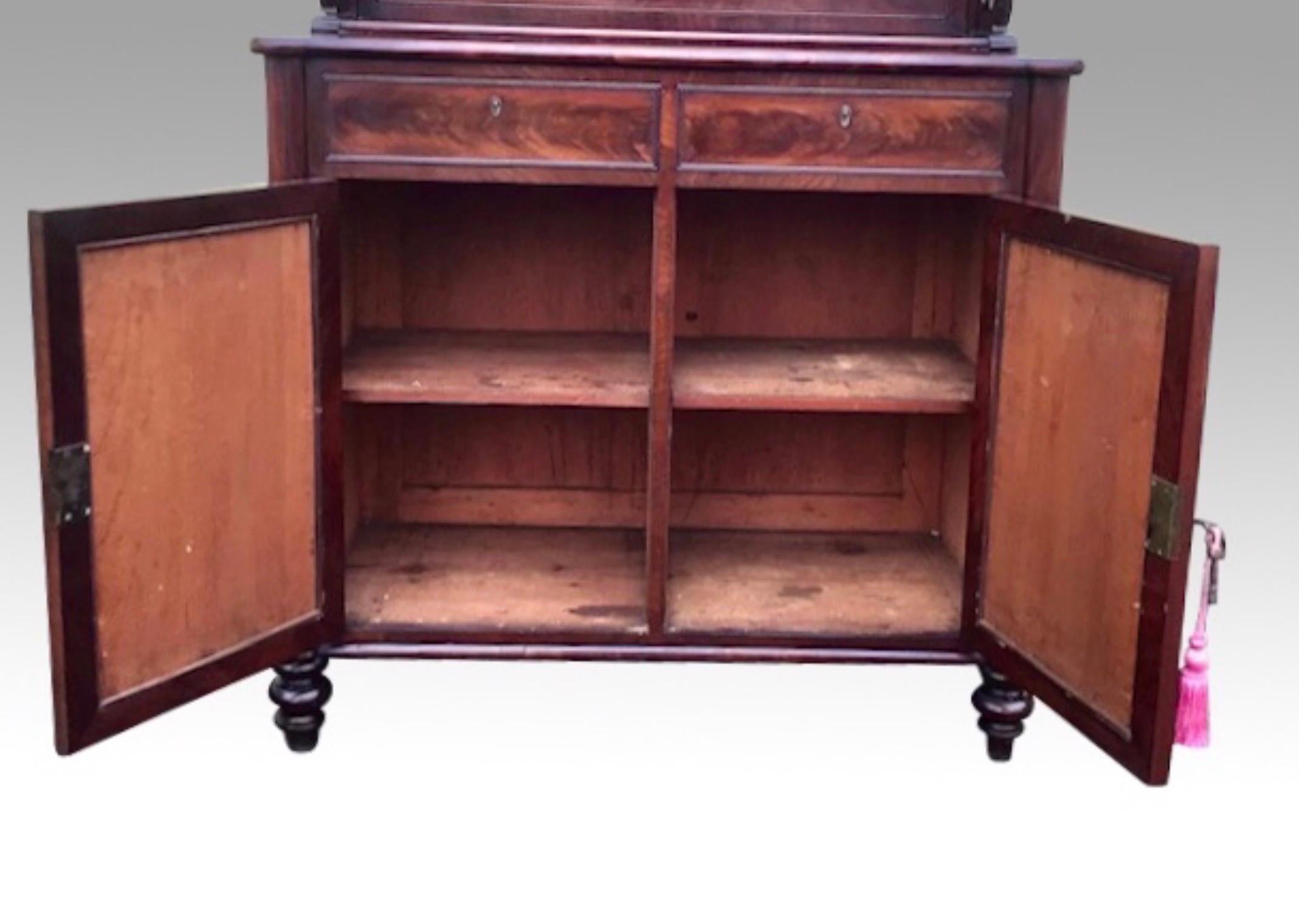 Small Regency Mahogany Antique Chiffioneer Cabinet Sideboard In Good Condition For Sale In Antrim, GB