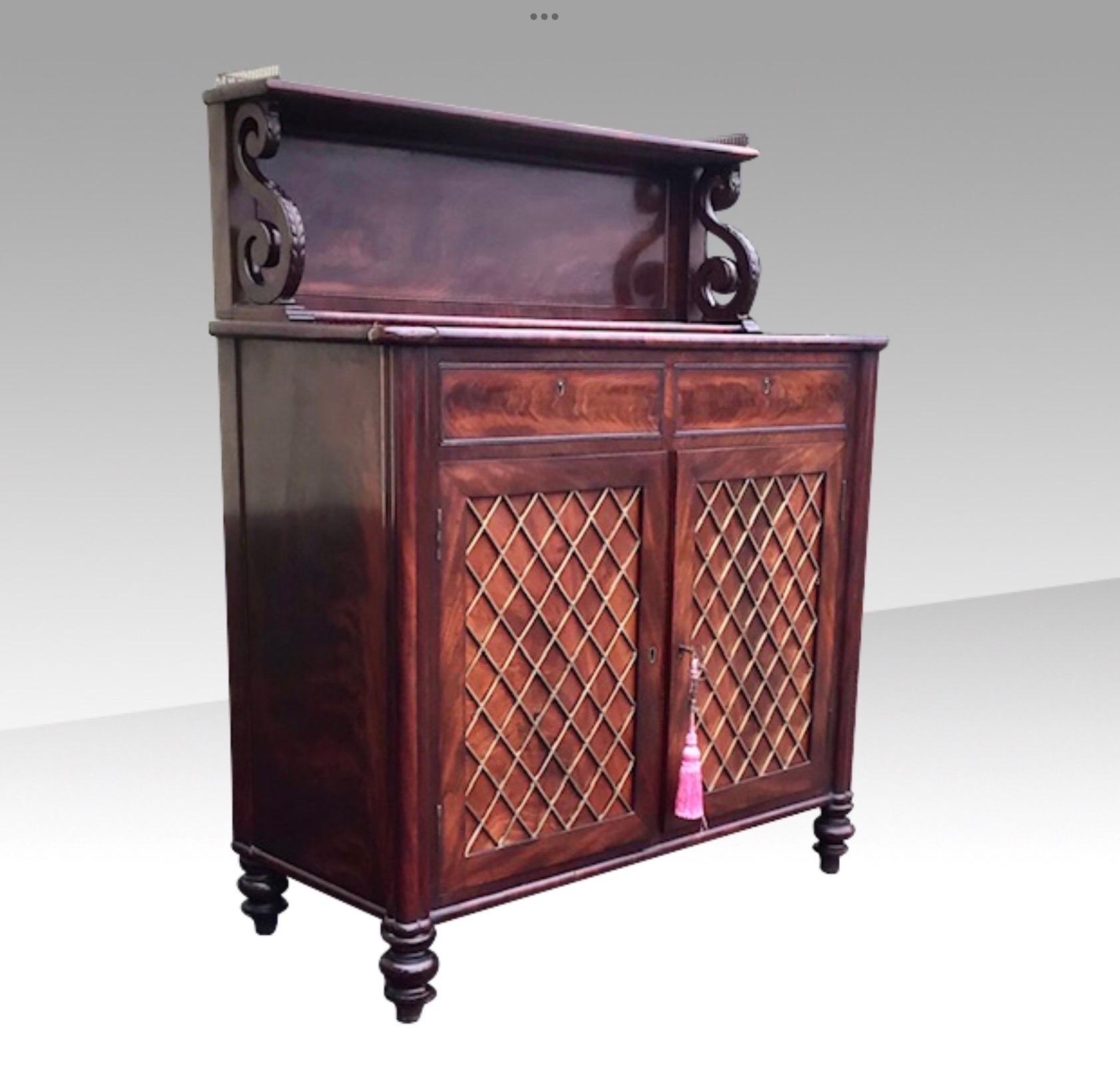 Small Regency Mahogany Antique Chiffioneer Cabinet Sideboard For Sale 2
