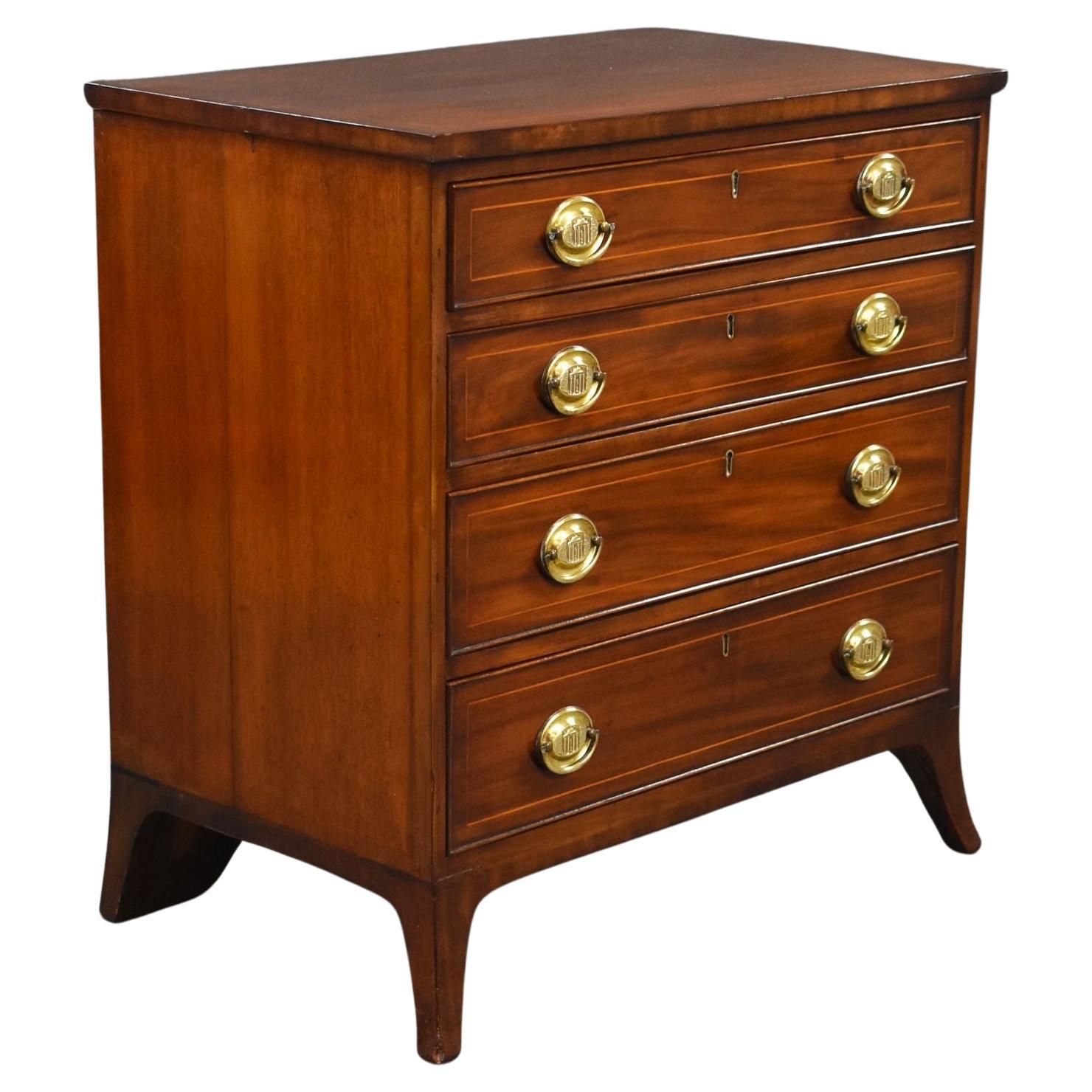 Small Regency Mahogany Chest of Drawers For Sale
