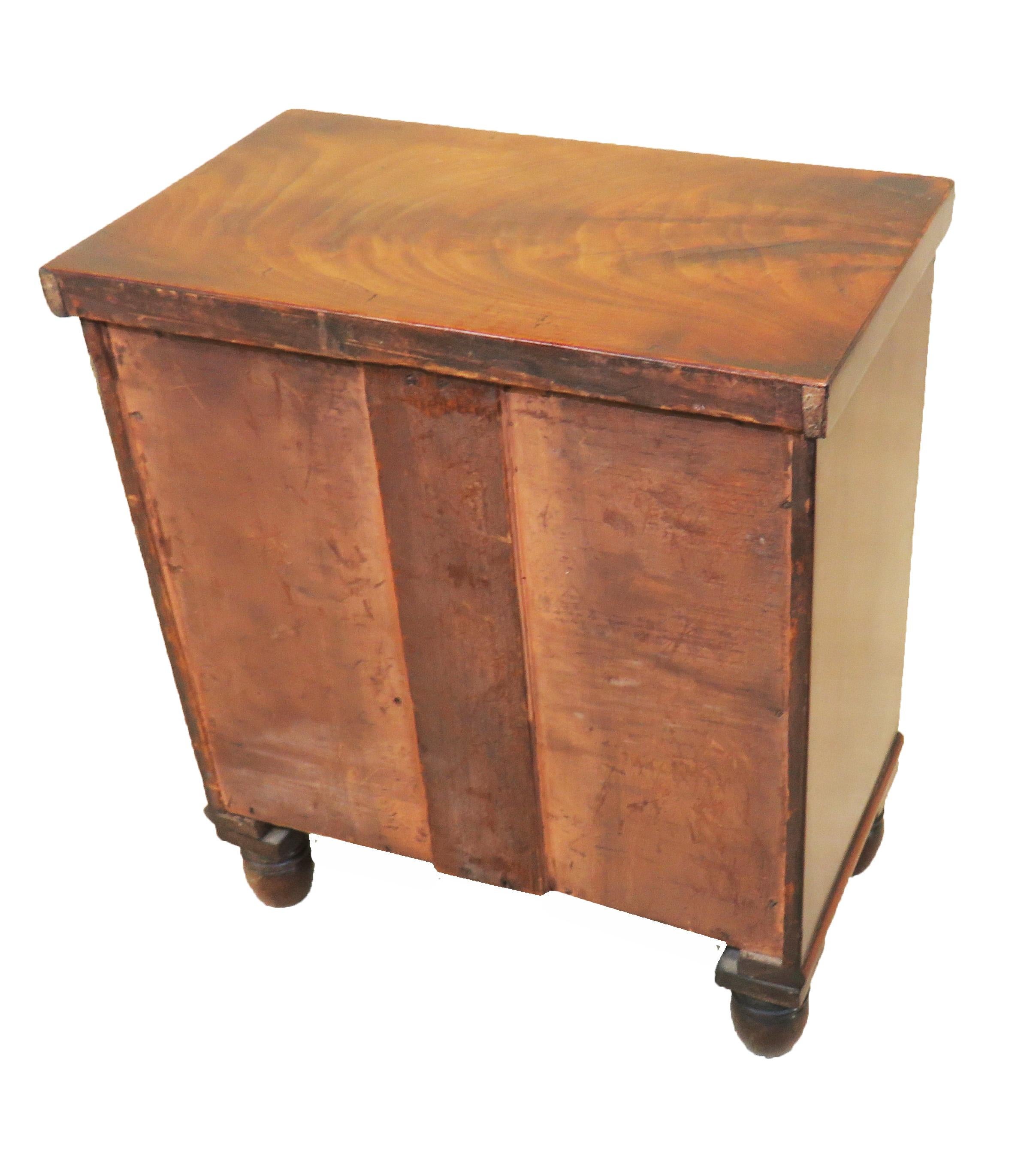 Small Regency Mahogany Miniature Chest In Good Condition For Sale In Bedfordshire, GB