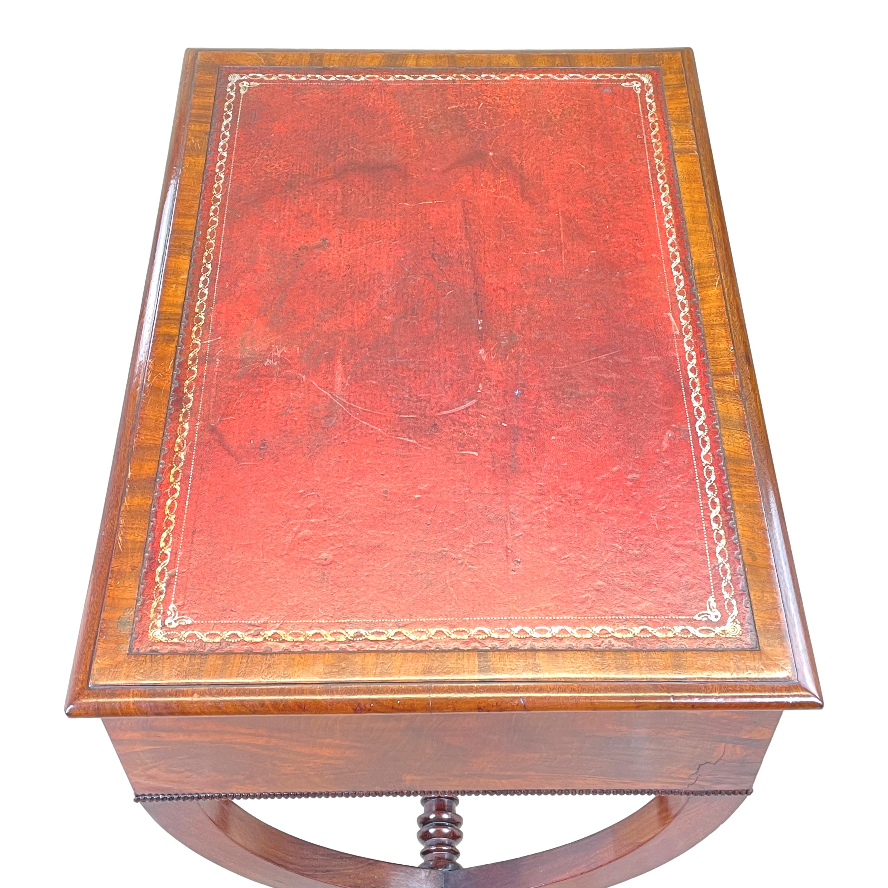 Small Regency Mahogany Writing Table In Good Condition For Sale In Bedfordshire, GB