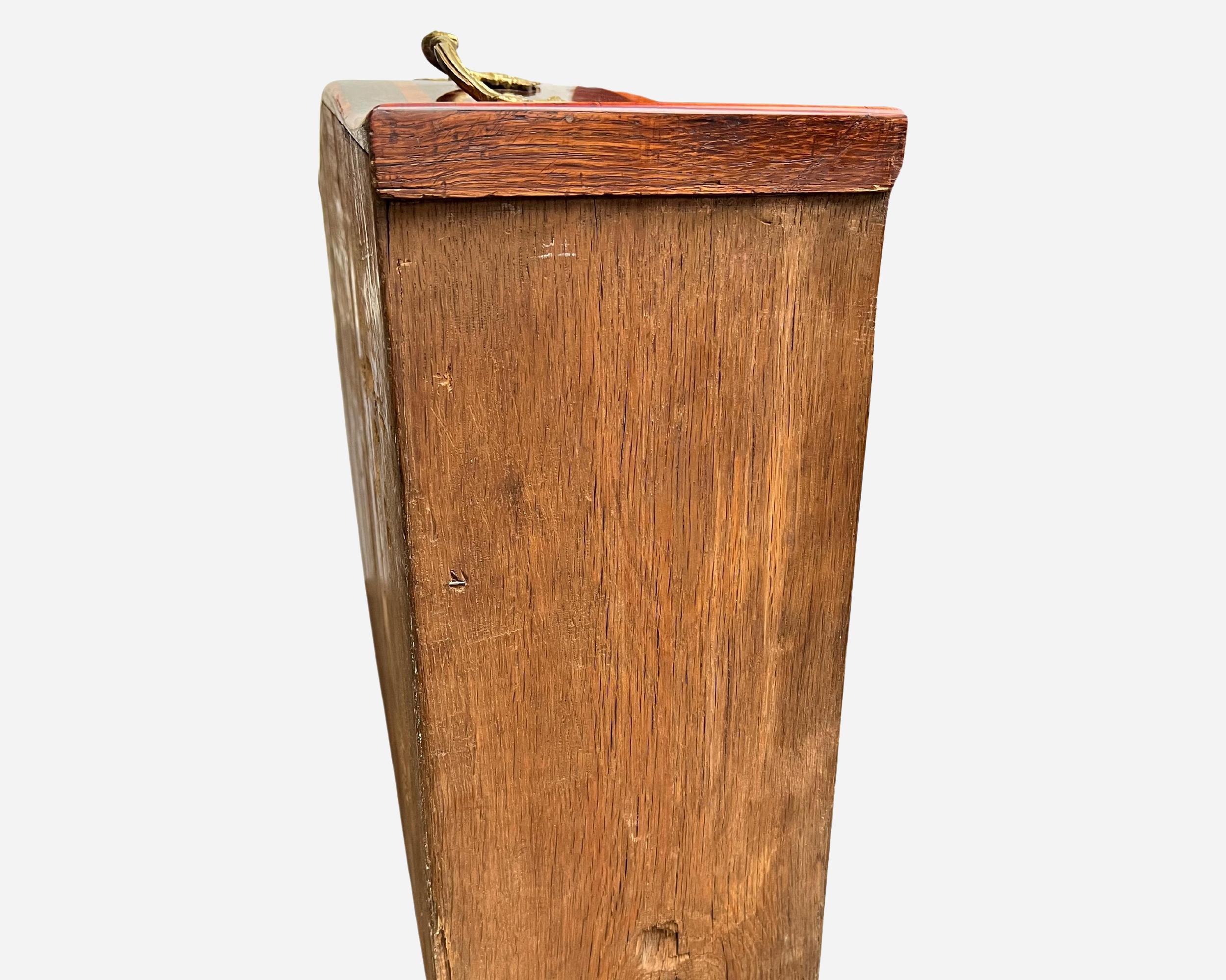 Piccola cassettiera intarsiata di epoca Regency, Francia, circa 1715/23 in vendita 1