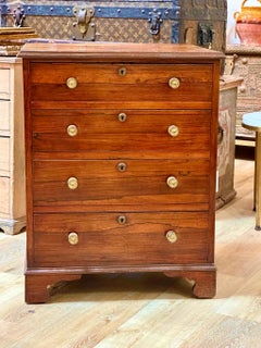 Petite commode en bois de rose de style Régence, vers 1815
