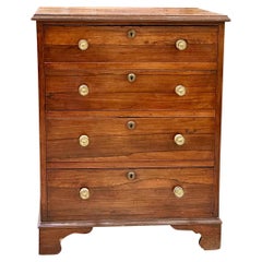 Petite commode en bois de rose de style Régence, vers 1815