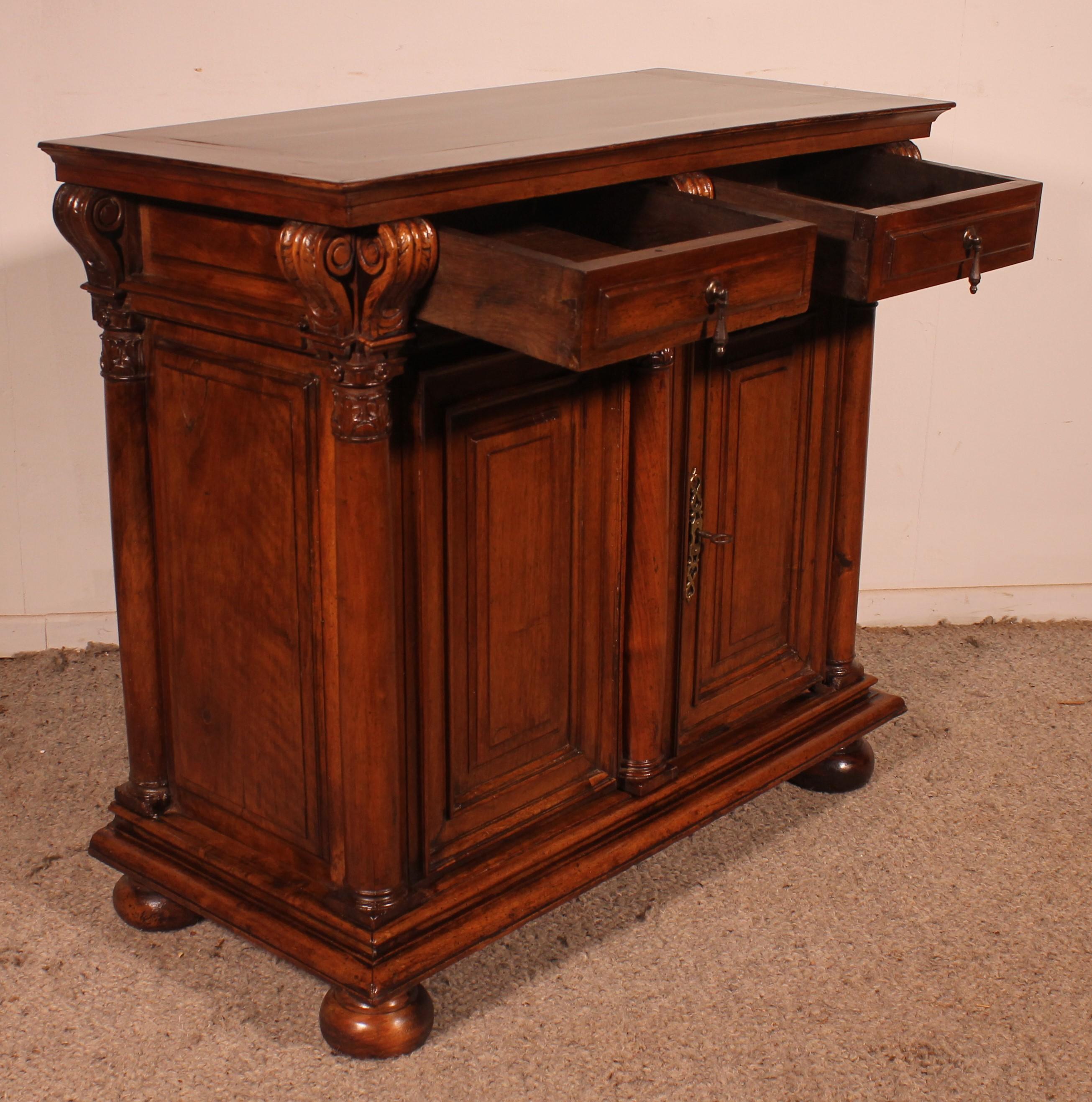 Small Renaissance Buffet In Walnut-17th Century From France For Sale 5