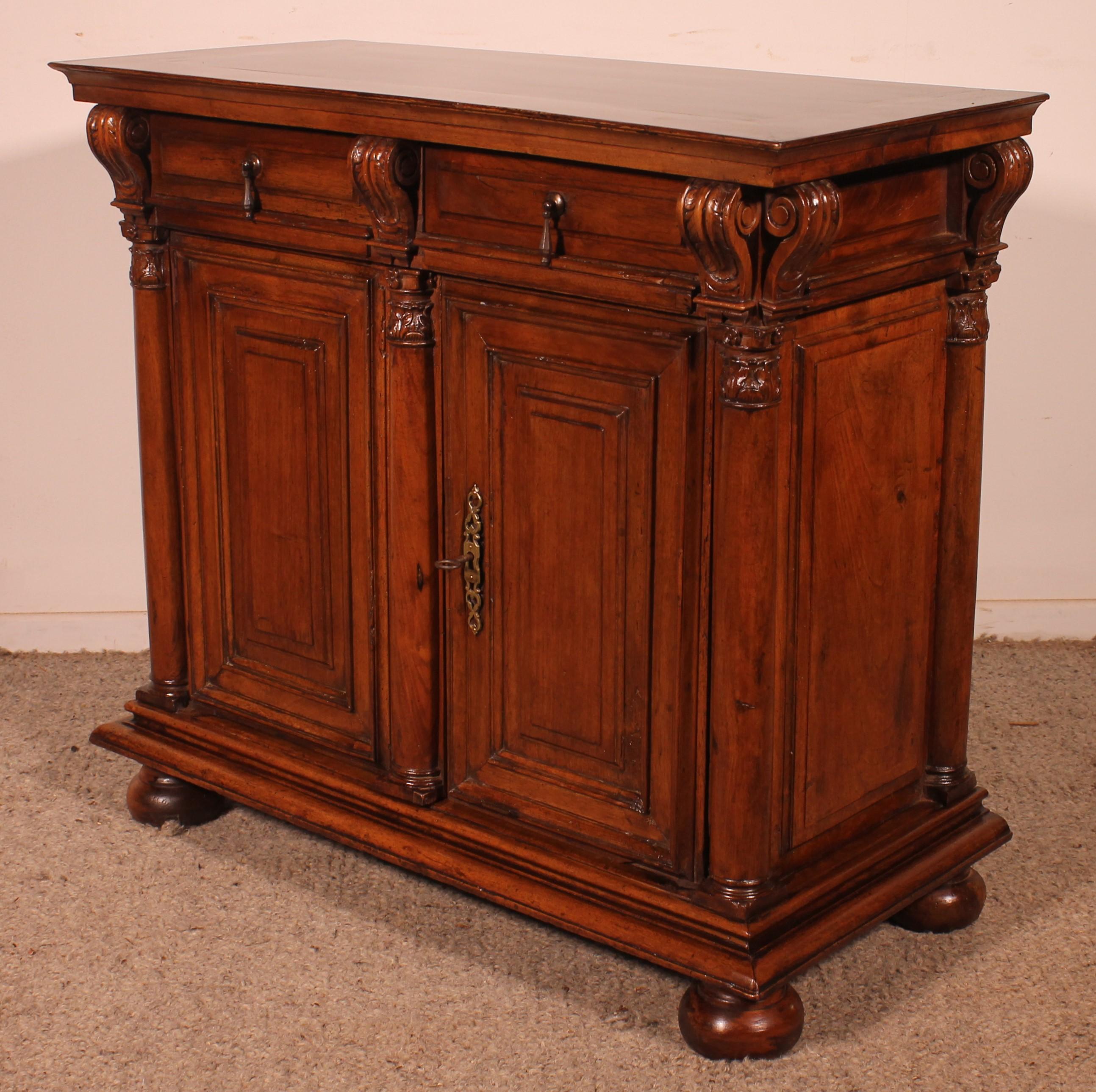 Small Renaissance Buffet In Walnut-17th Century From France For Sale 9
