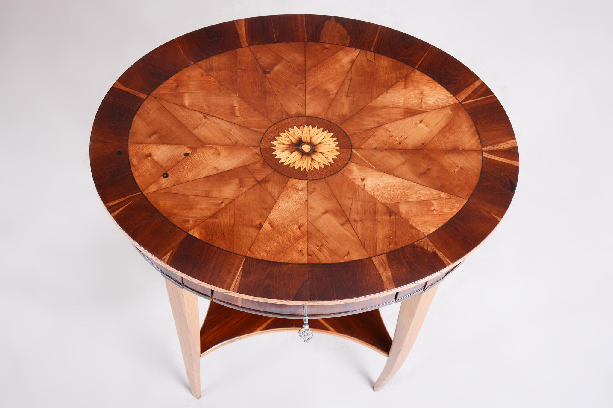 Early 19th Century Small Restored Empire Era Table, Made in 1810s Austria, Ash For Sale