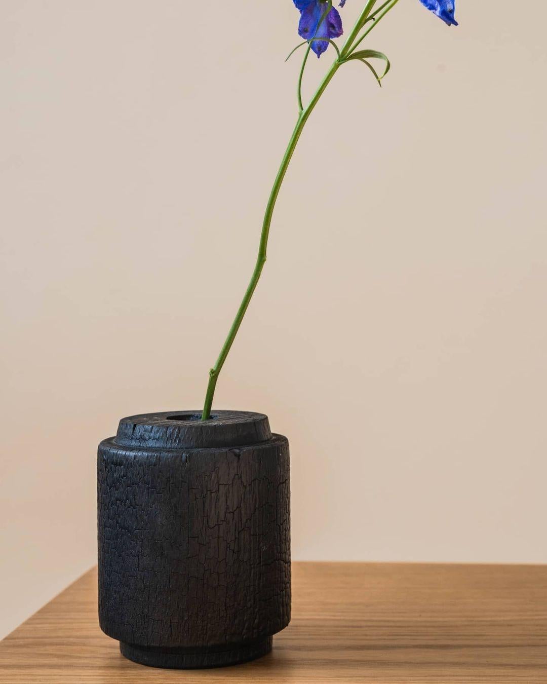 Small Revolved Burnt Beech Bottle by Daniel Elkayam In New Condition For Sale In Geneve, CH