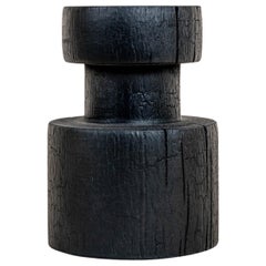 Petit vase tourné en hêtre brûlé de Daniel Elkayam