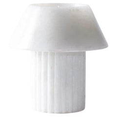 Petite lampe à poser en marbre de Rio par Harshita Jhamtani Designs