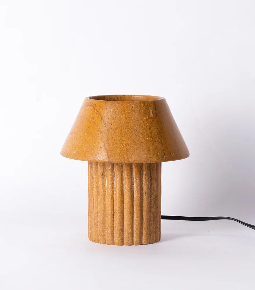 Petite lampe à poser en grès de Rio par Harshita Jhamtani Designs
Dimensions : D 15,2 x H 17,8 cm
MATERIAL : Grès.

Disponible en marbre Green Forest, en grès, en travertin ou en marbre blanc. Veuillez nous contacter.

Une expérience pour tester de