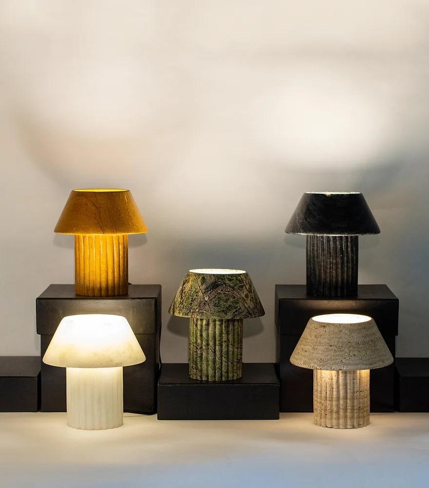 Indien Petite lampe à poser en grès de Rio par Harshita Jhamtani Designs en vente