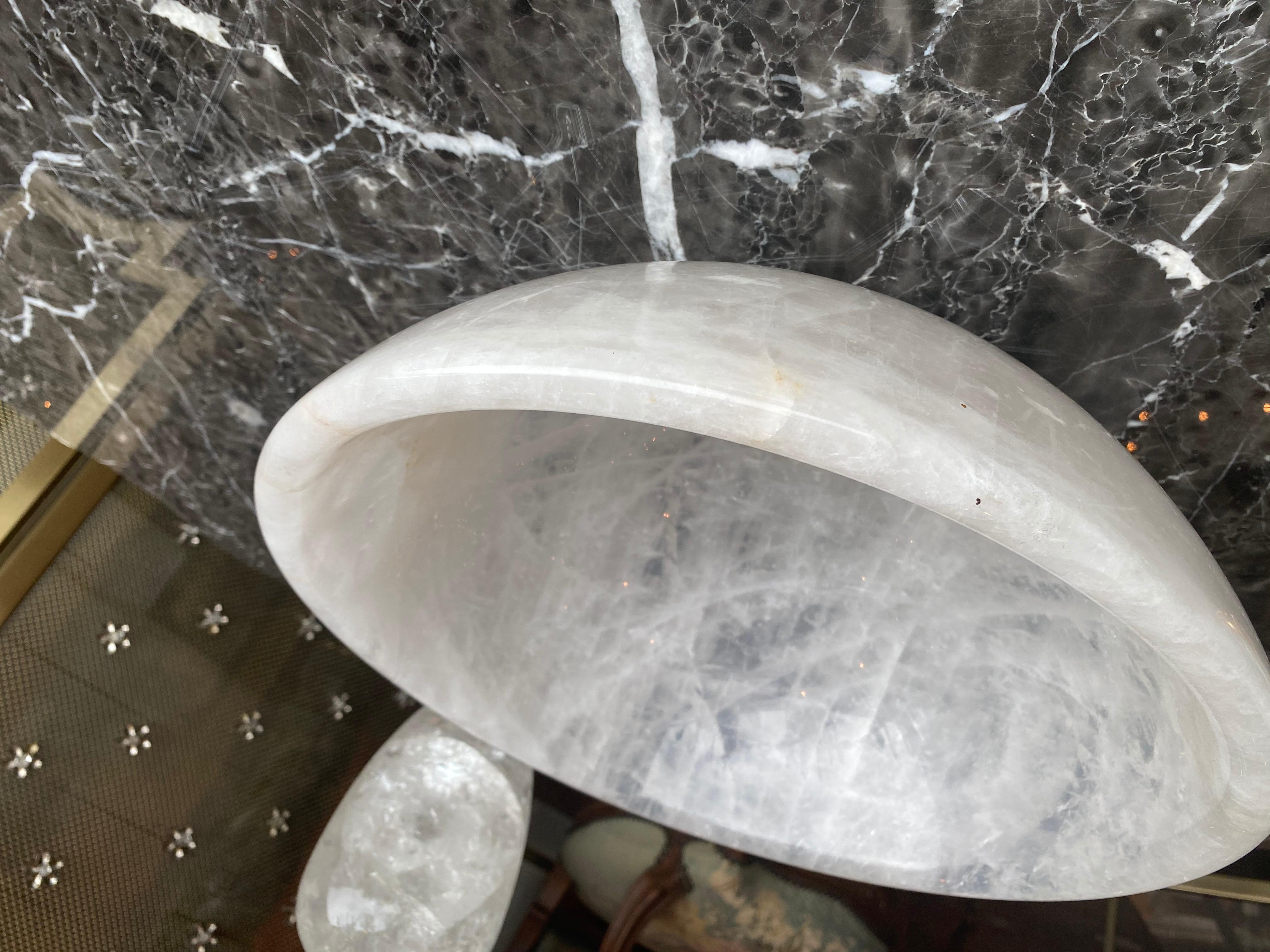 Petit lavabo en cristal de roche Excellent état - En vente à Dallas, TX