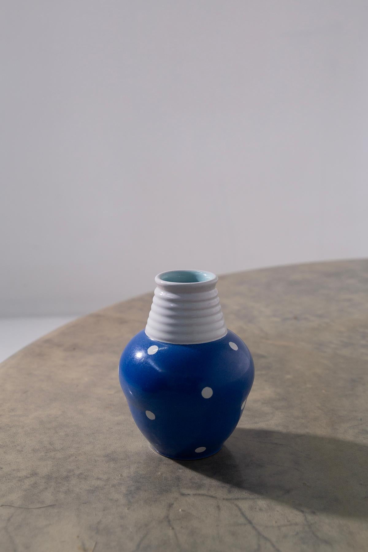 Mid-Century moderno Small Rometti vase with blue pois dots, signed Rometti in vendita