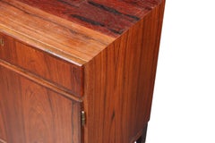 Petite crédence en bois de rose par Kai Winding