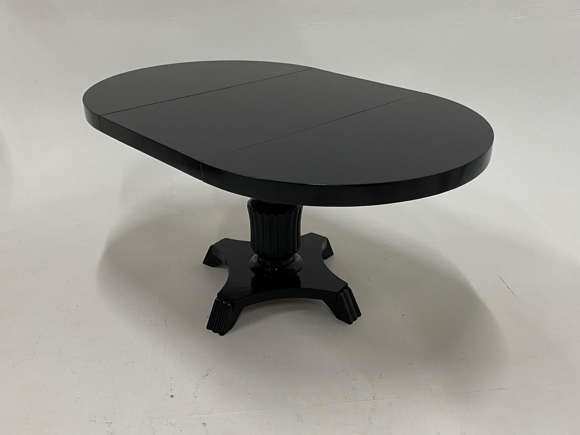 Small Round and Oval Hollywood Regency Style Black Laquer Dining Table 1