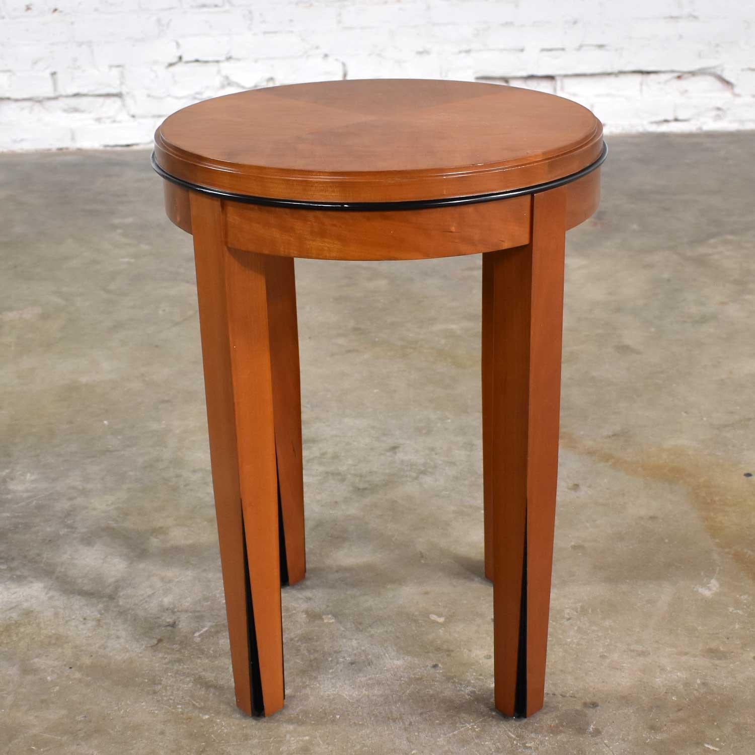 Handsome small round Art Deco style side table or end table by Hickory Business Furniture. It is in wonderful vintage condition but not without small signs of age. Please see photos. Circa late 20th century.

Sometimes you just need a little side